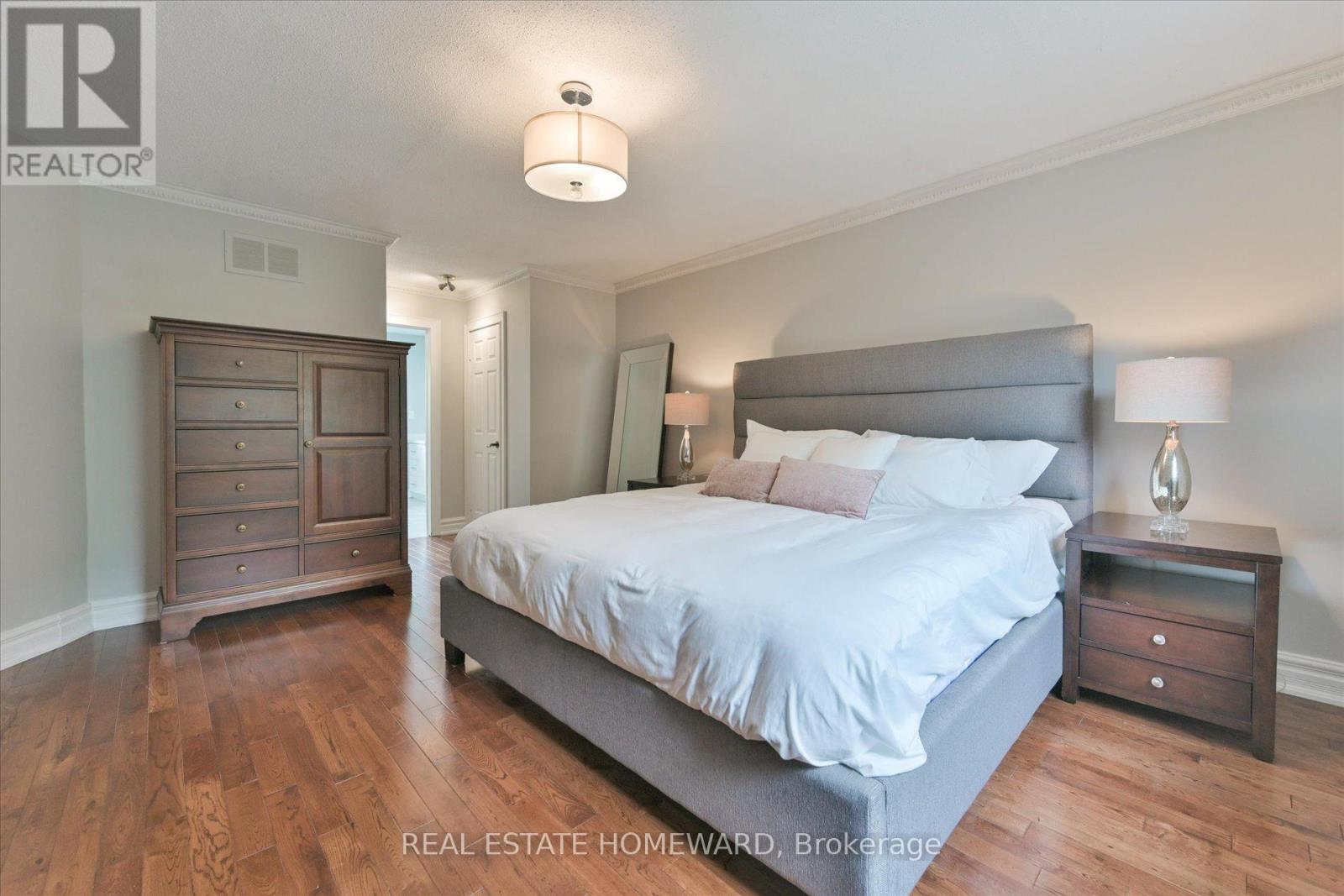 1221 Grandview Drive, Oakville, Ontario  L6H 4Z2 - Photo 24 - W12183426