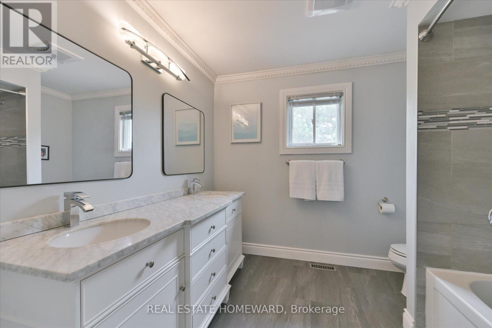 1221 Grandview Drive, Oakville, Ontario  L6H 4Z2 - Photo 32 - W12183426