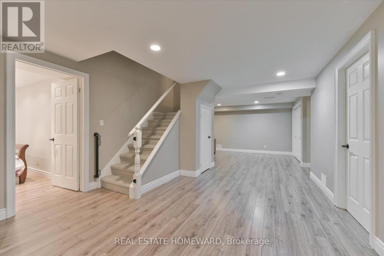 1221 Grandview Drive, Oakville, Ontario  L6H 4Z2 - Photo 34 - W12183426