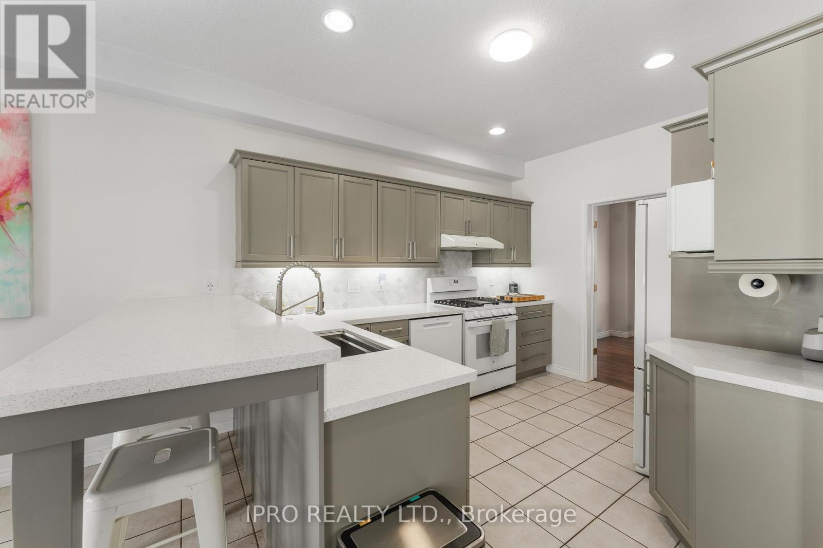 2 Redfern Street, Orangeville, Ontario  L9W 5C8 - Photo 14 - W12070127