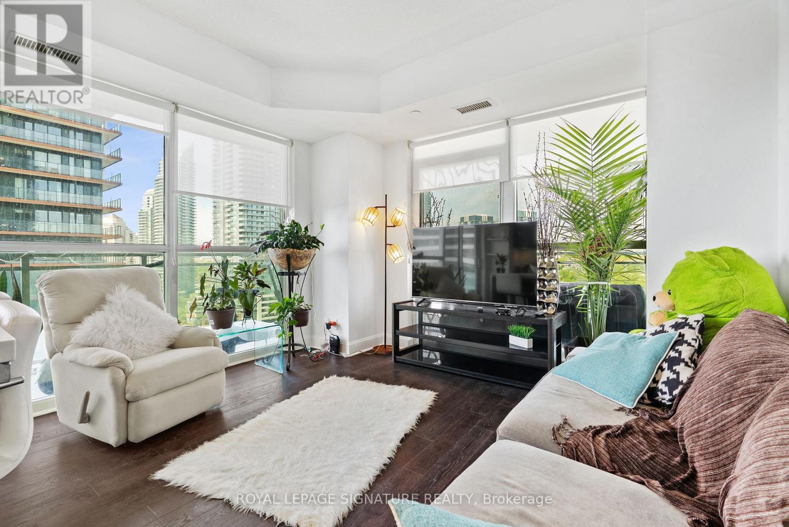 1303 - 33 Shore Breeze Drive, Toronto, Ontario  M8V 0G1 - Photo 8 - W12165479