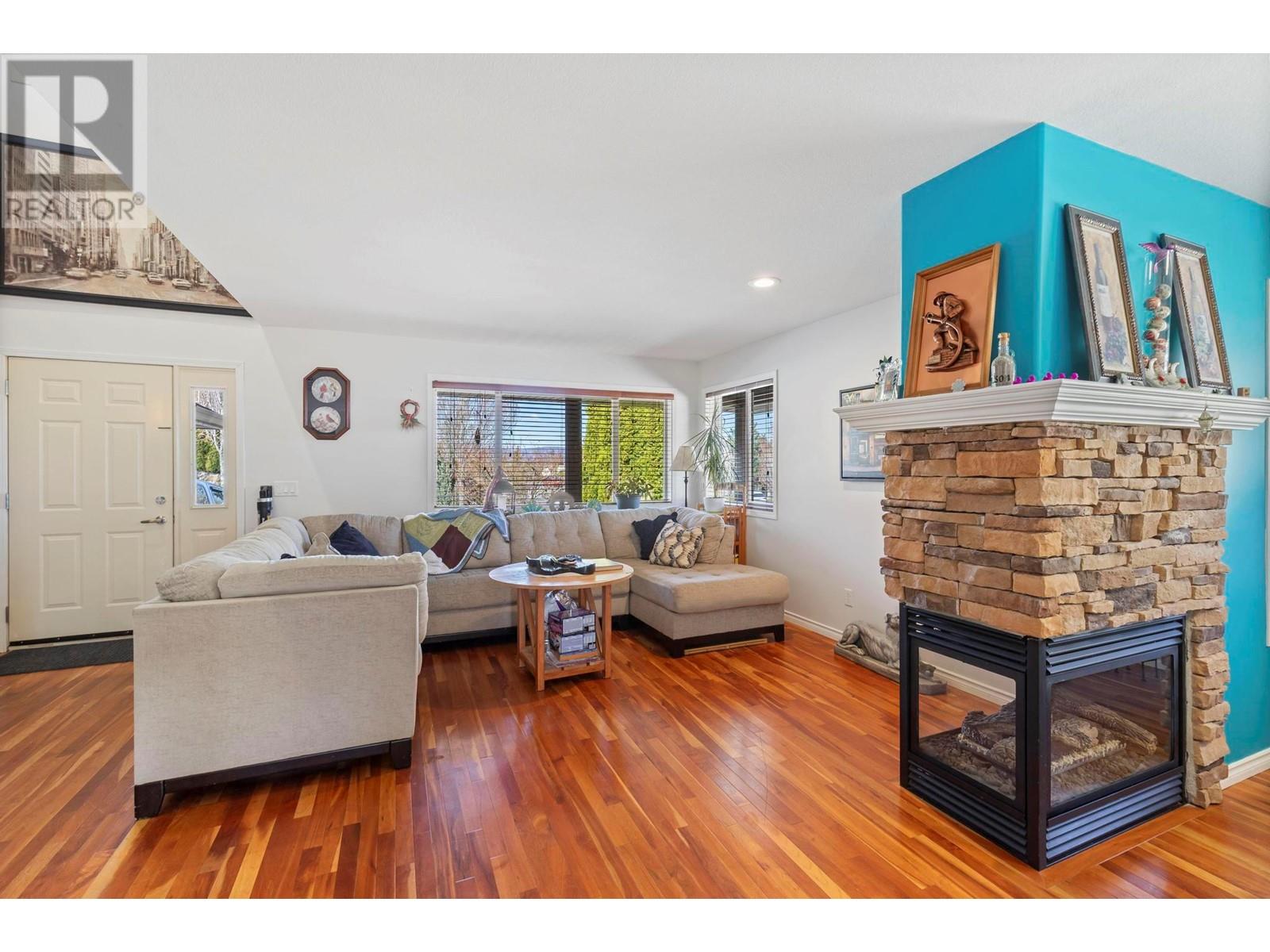 Property at 4945 South Ridge Drive image 3