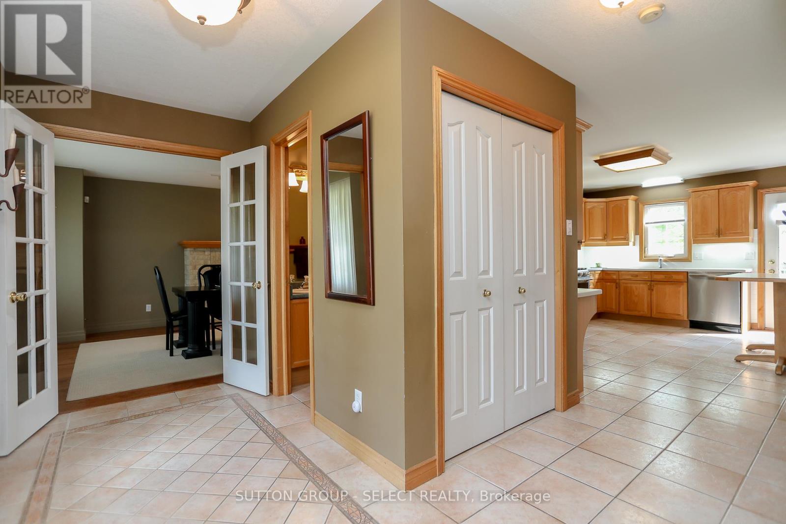 59 Farmhouse Road, London East, Ontario  N5Y 5M4 - Photo 4 - X12136380