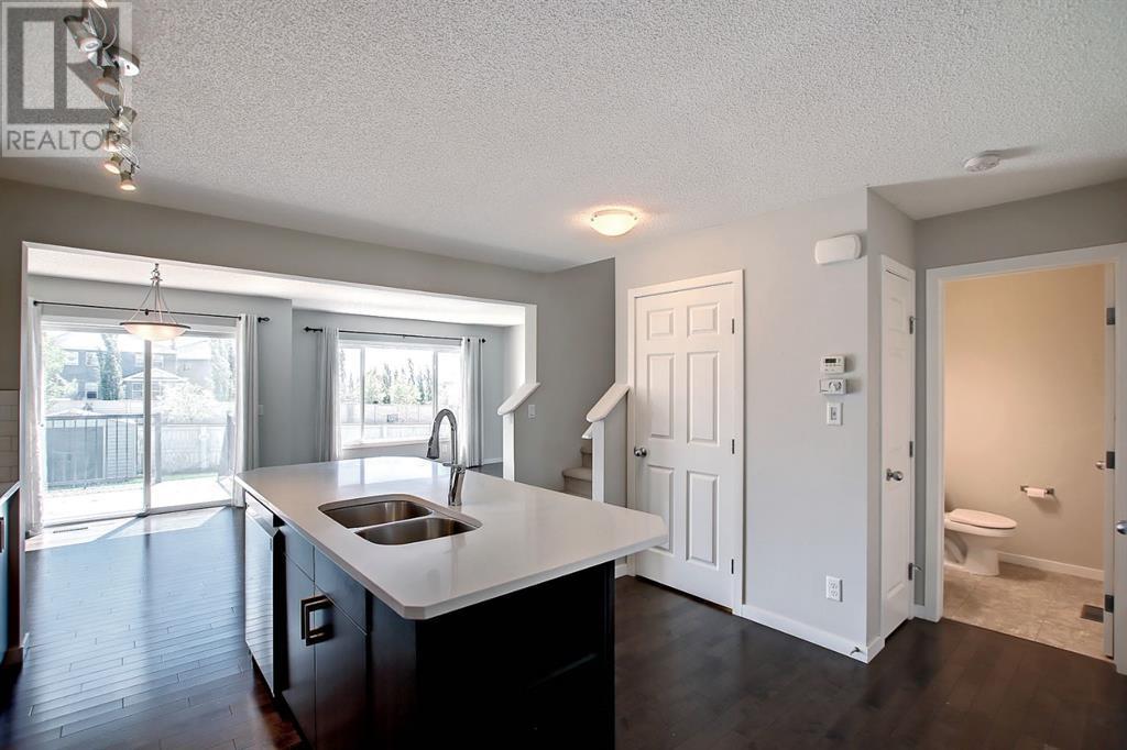 21 Sunset Common, Cochrane, Alberta  T4C 0L7 - Photo 7 - A2222766