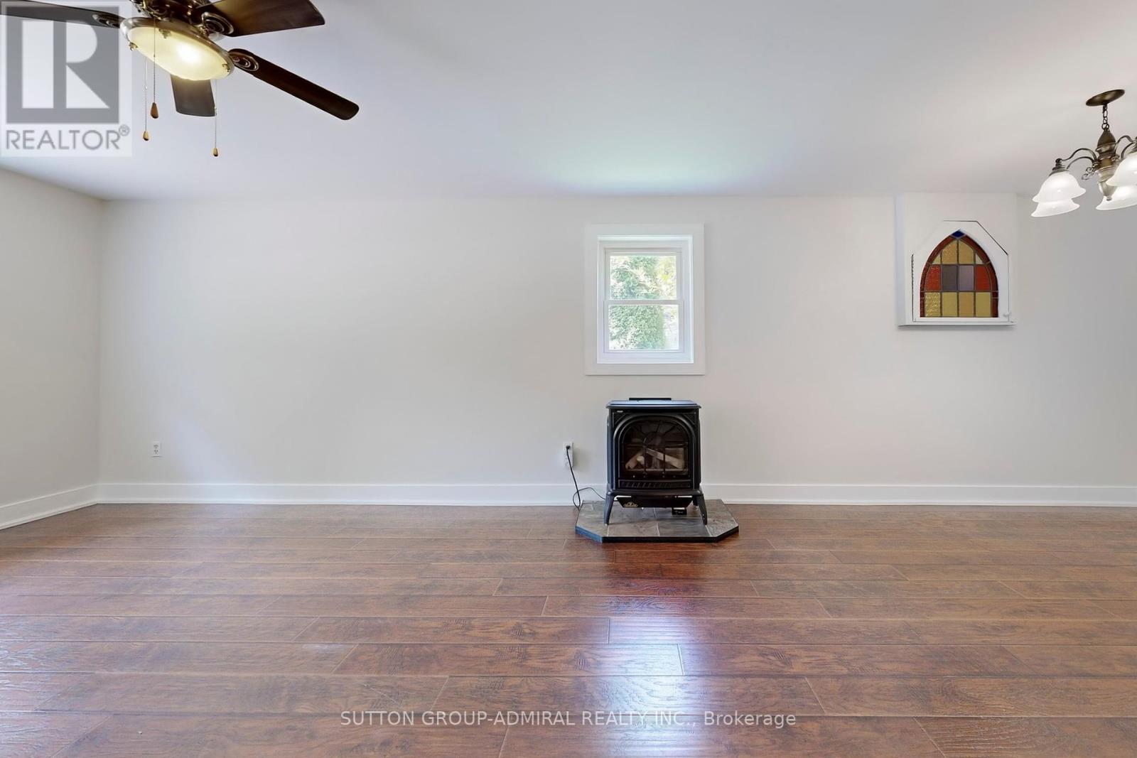 27 River Drive, Essa, Ontario  L0M 1B2 - Photo 9 - N12195655