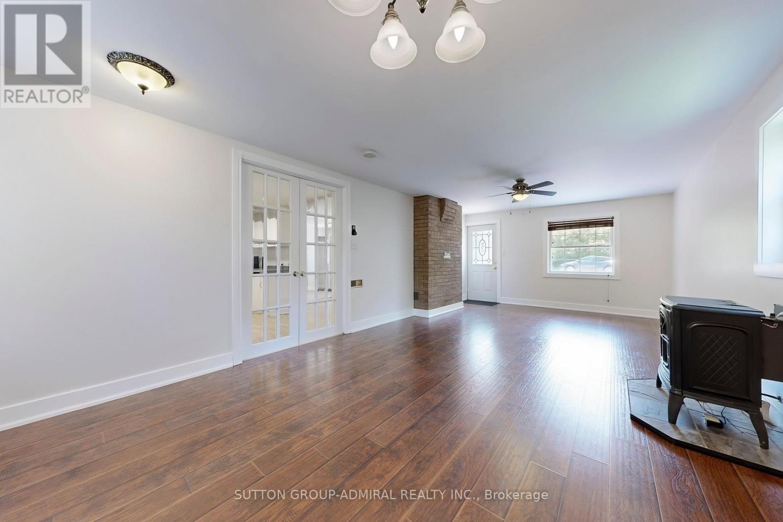 27 River Drive, Essa, Ontario  L0M 1B2 - Photo 7 - N12195655