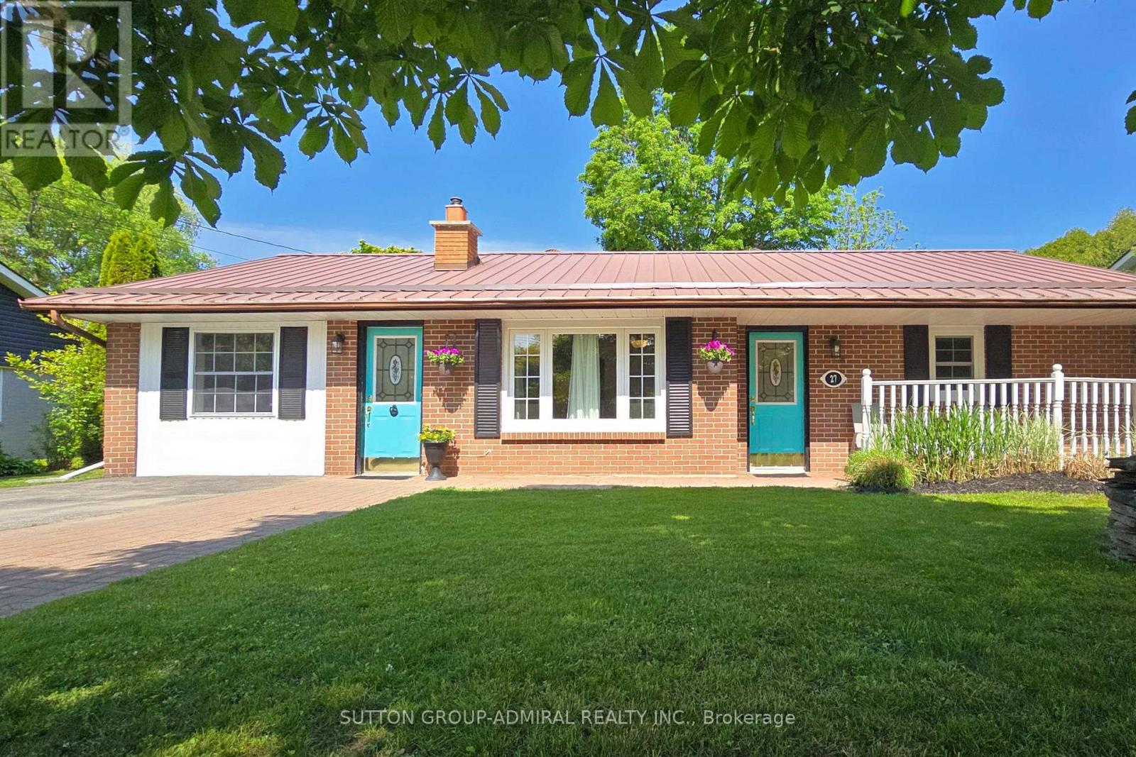 27 River Drive, Essa, Ontario  L0M 1B2 - Photo 3 - N12195655