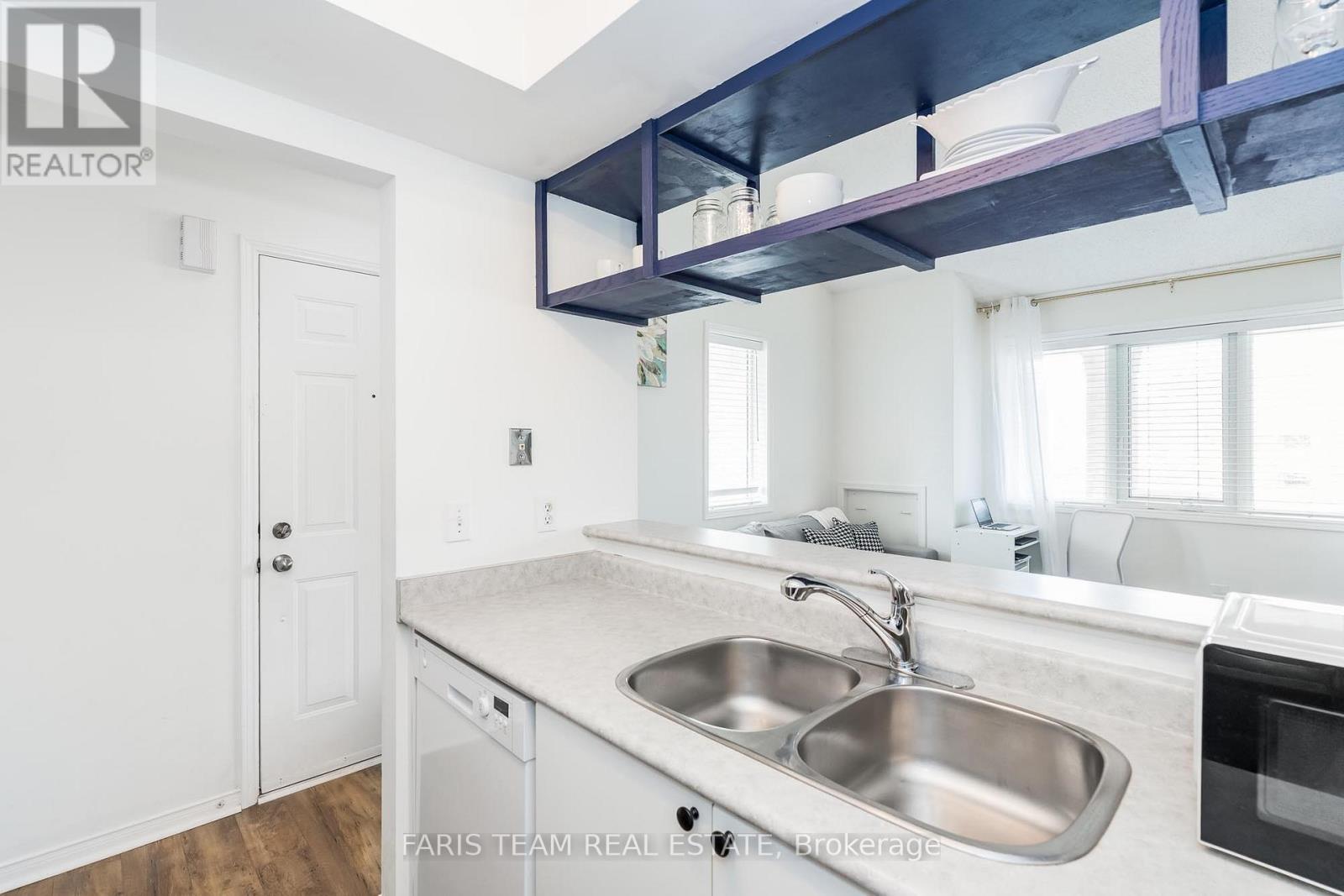 112 - 111 Bristol Road E, Mississauga, Ontario  L4Z 3P6 - Photo 6 - W12083107