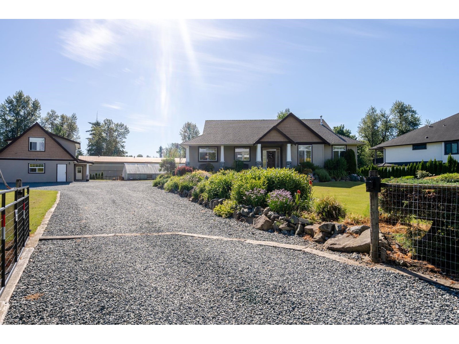 5728 Bradner Road, Abbotsford, British Columbia  V4X 2P1 - Photo 4 - R3010669