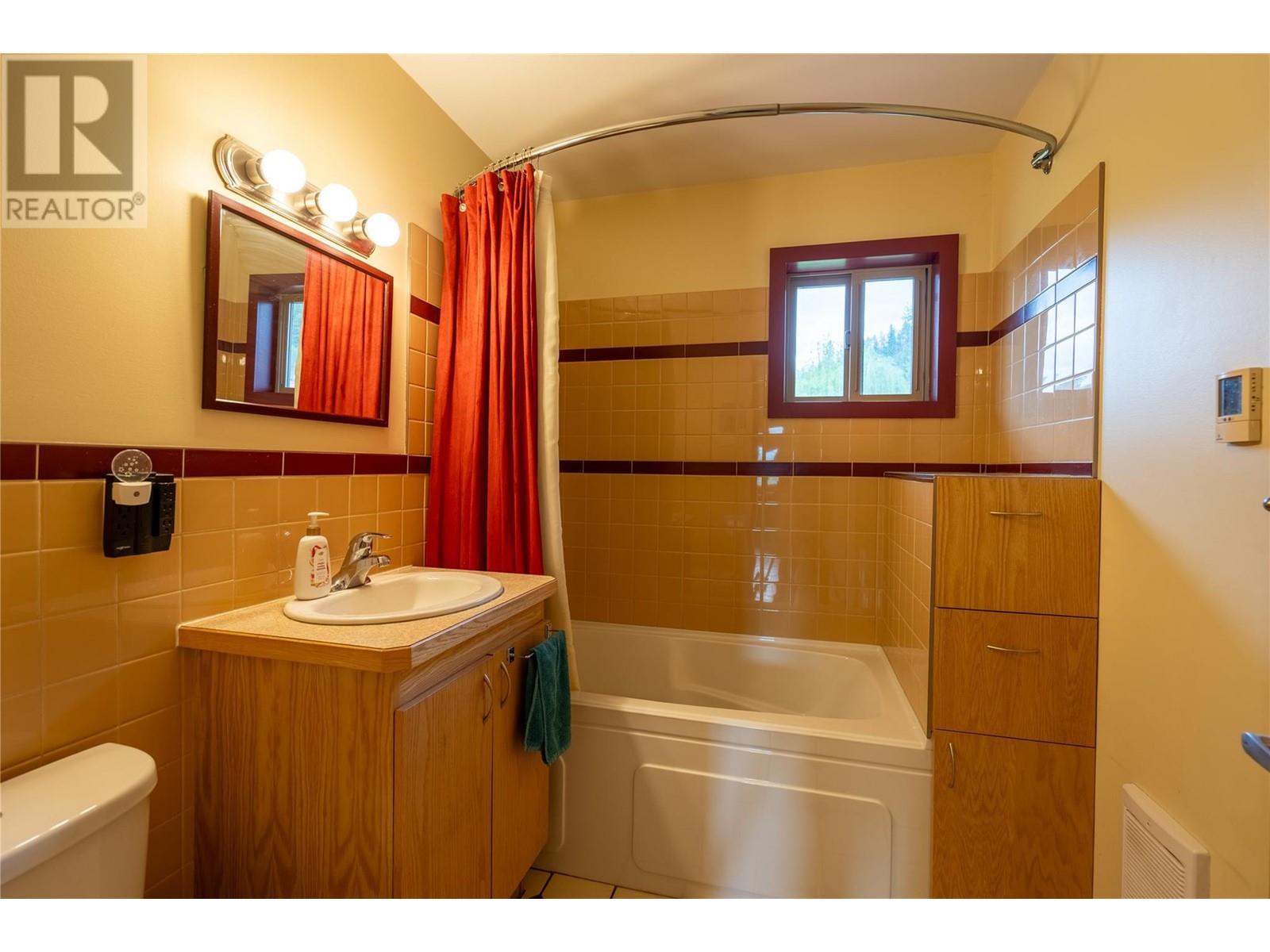 510 South Nursery Road, Grand Forks, British Columbia  V0H 1H9 - Photo 11 - 10340881