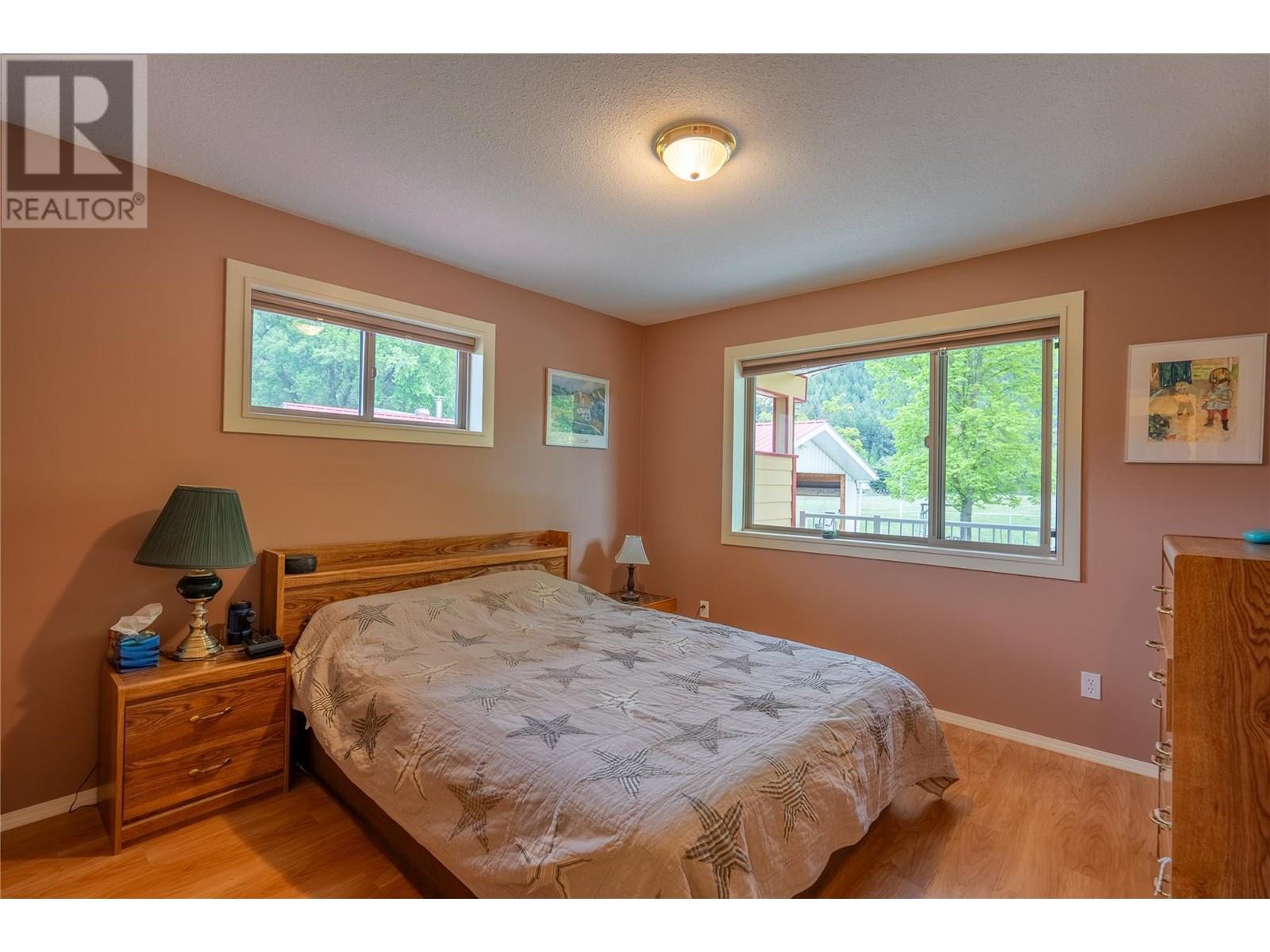 510 South Nursery Road, Grand Forks, British Columbia  V0H 1H9 - Photo 9 - 10340881