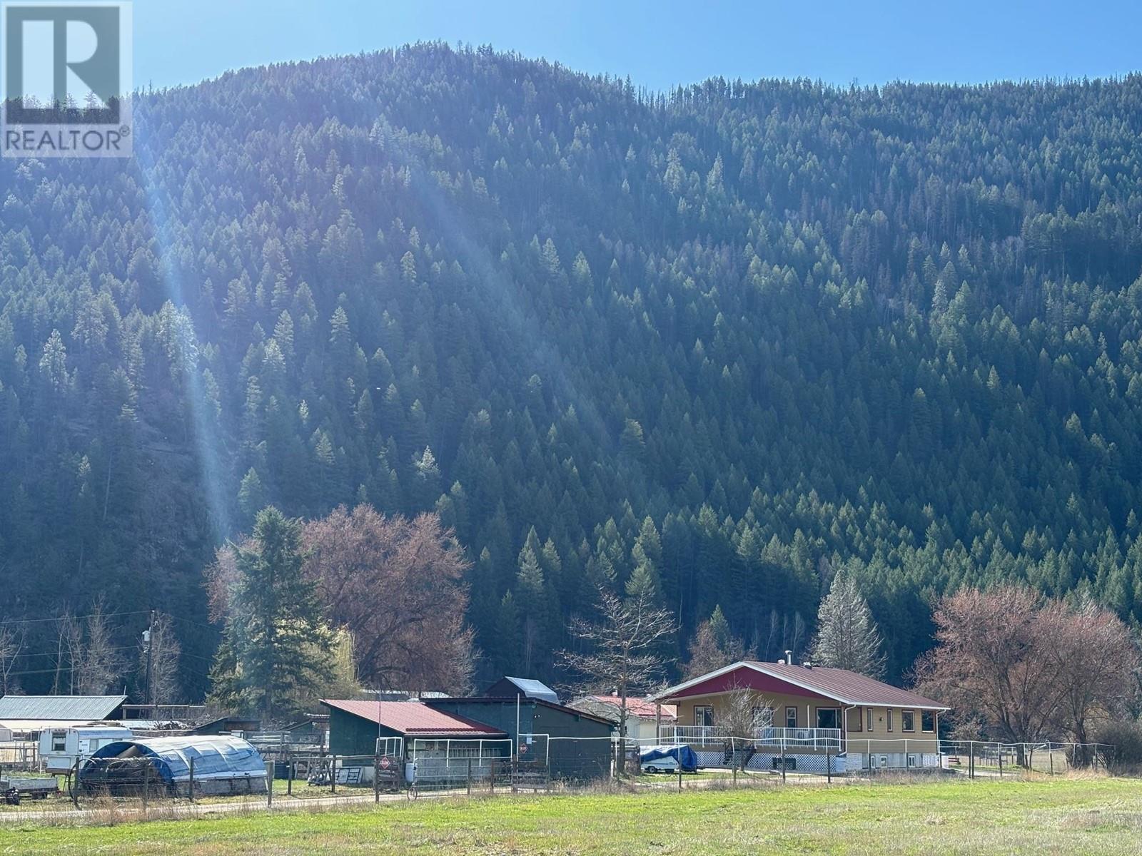 510 South Nursery Road, Grand Forks, British Columbia  V0H 1H9 - Photo 4 - 10340881