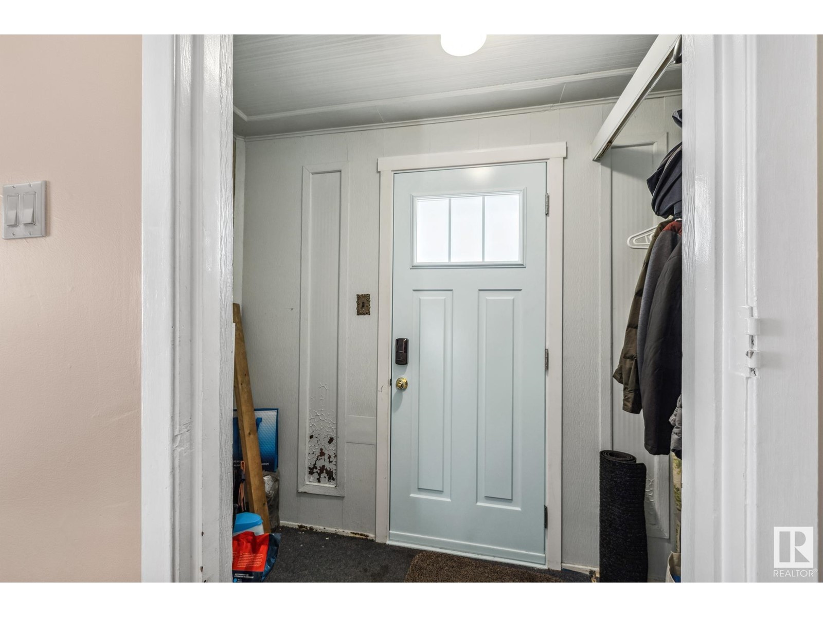 Property at 11607 87 ST NW image 2