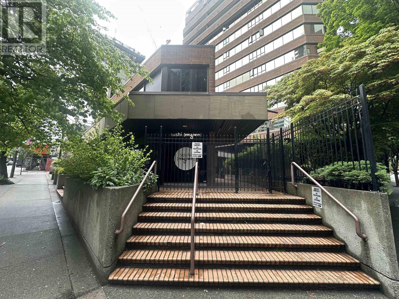 903 DAVIE STREET, Vancouver, British Columbia