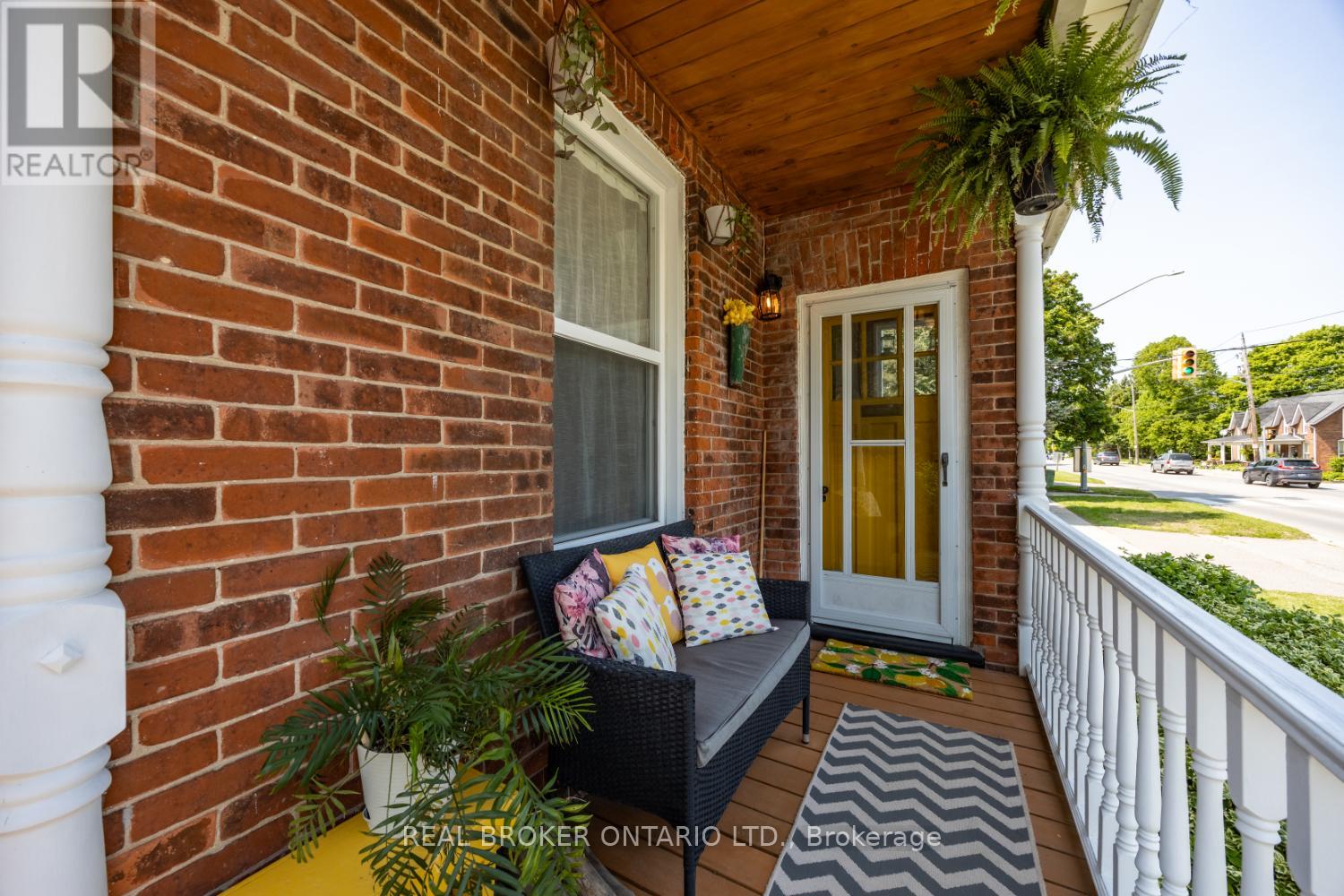 Property at 42 LIBERTY STREET N image 5
