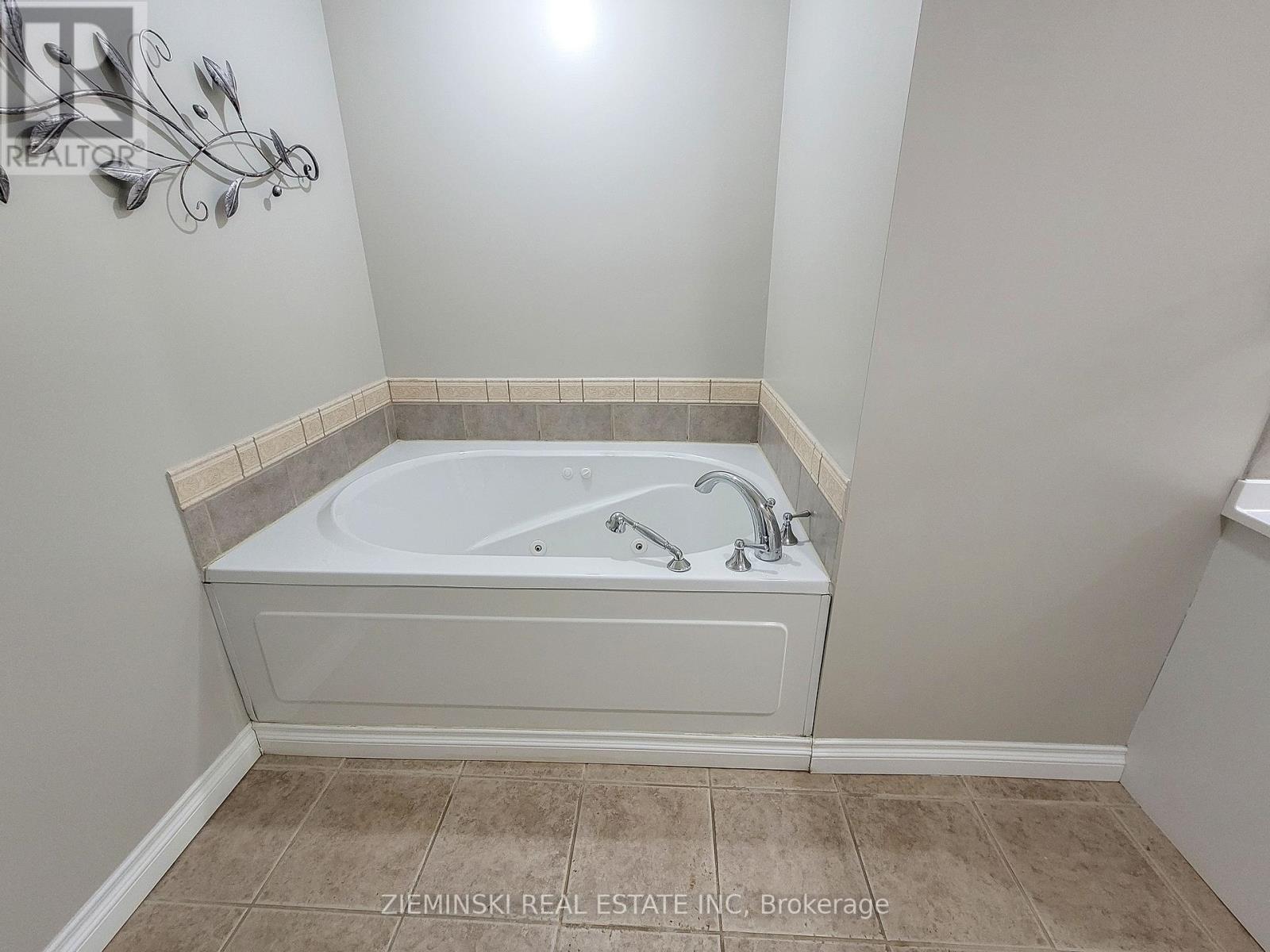 677 Victoria Road, Iroquois Falls, Ontario  P0K 1G0 - Photo 28 - T12114233