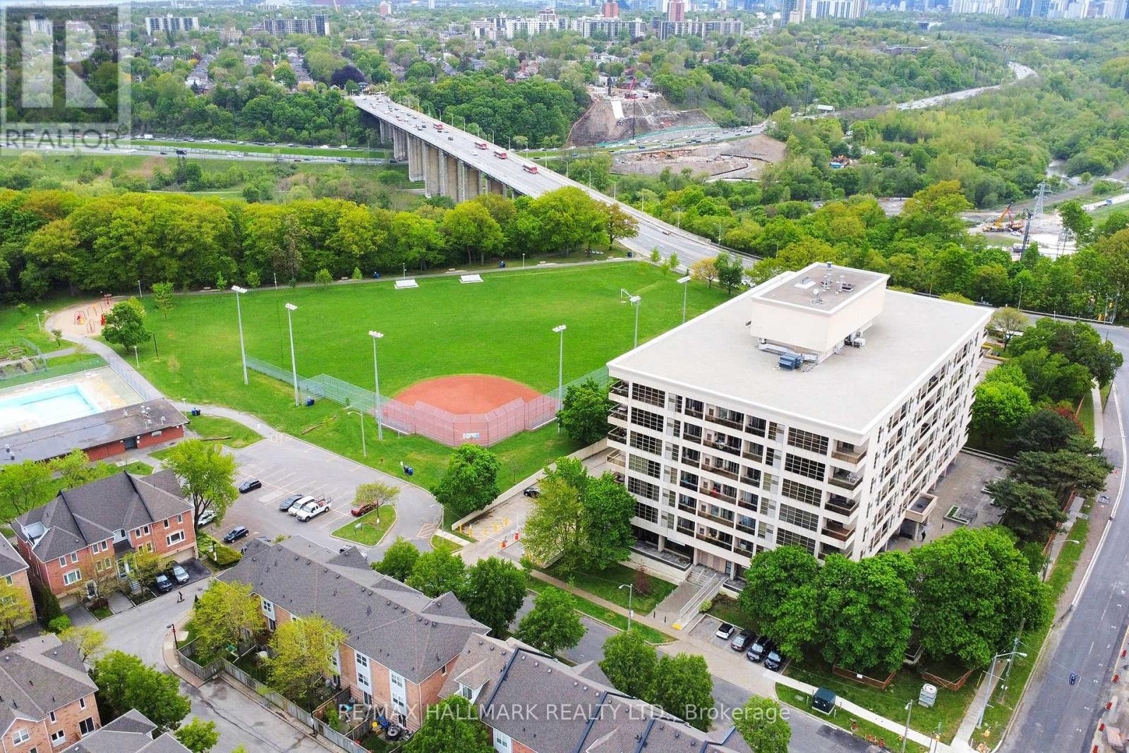 219 - 1 Leaside Park Drive, Toronto, Ontario  M4H 1R1 - Photo 23 - C12175049