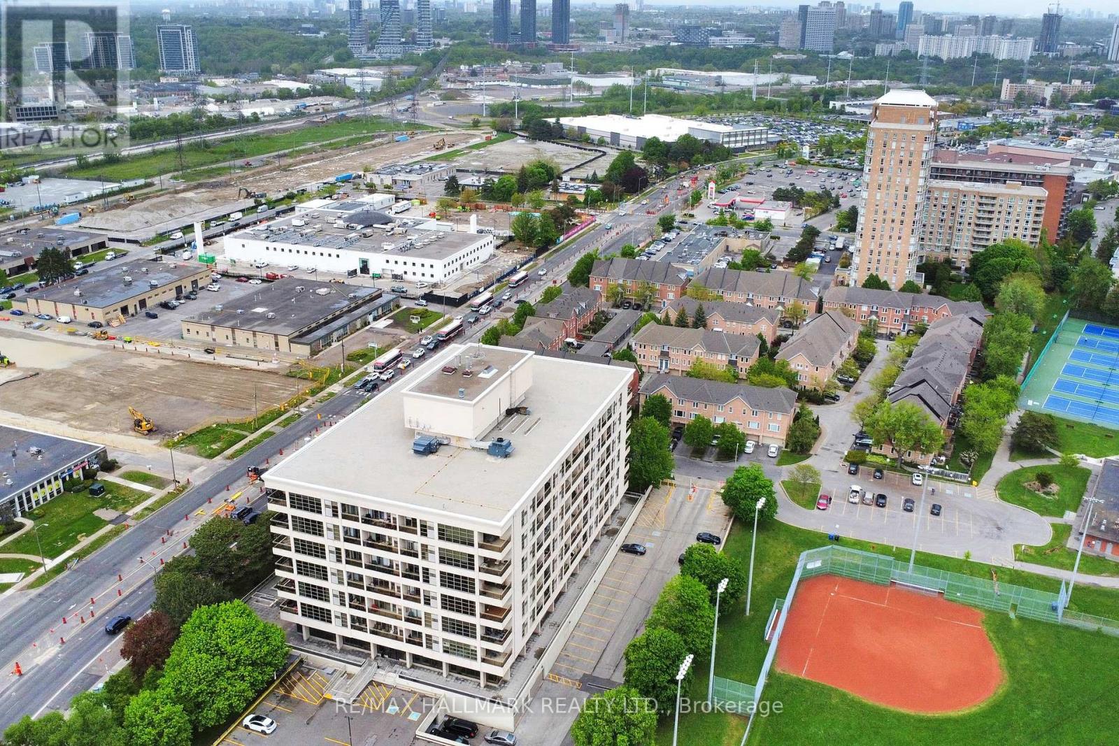 219 - 1 Leaside Park Drive, Toronto, Ontario  M4H 1R1 - Photo 37 - C12175049