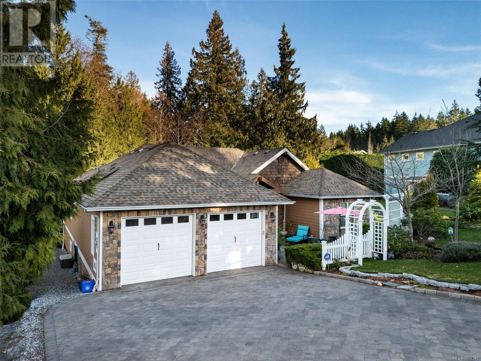 Property at 2510 Kinnoull Cres image 1