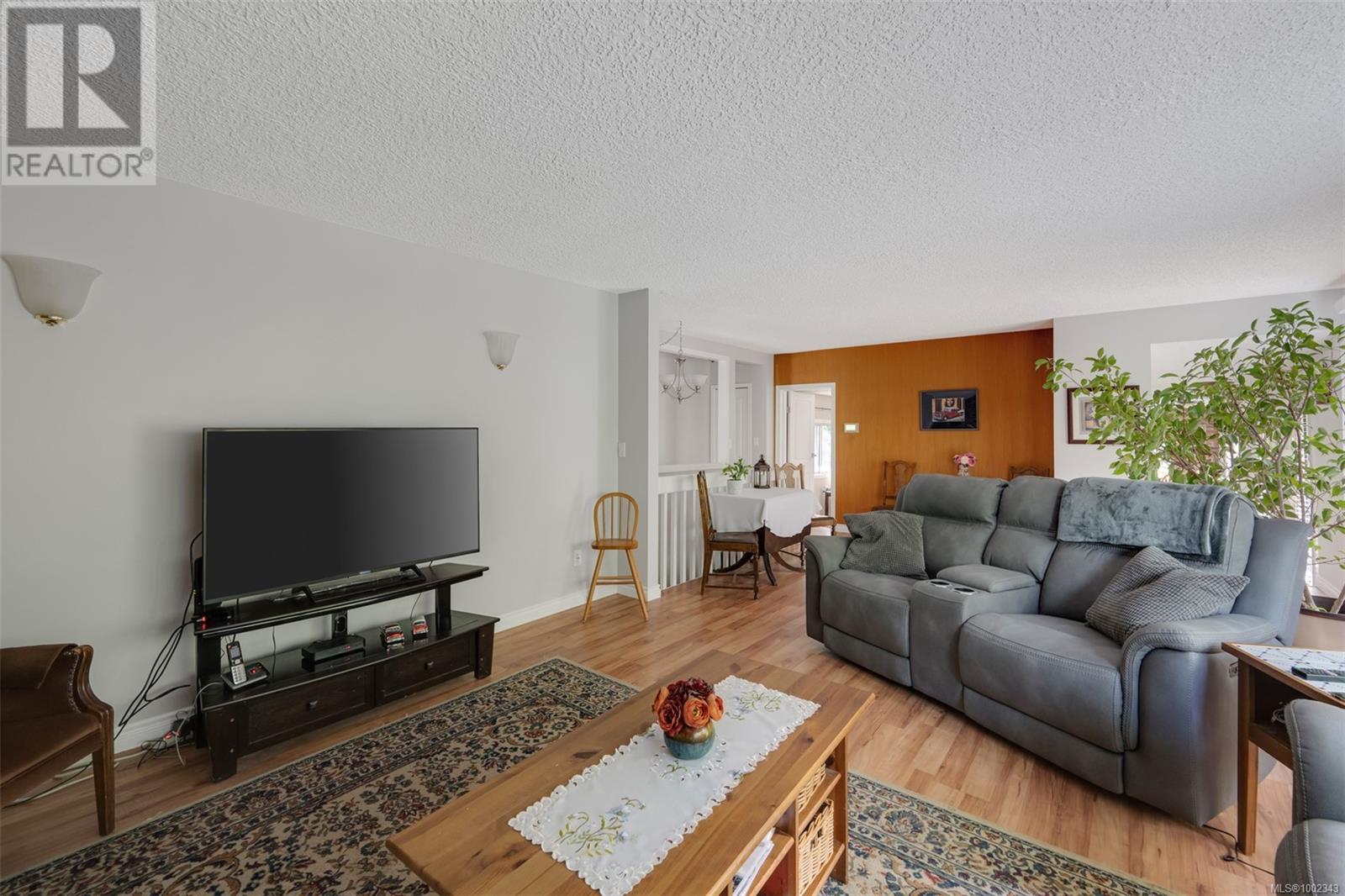 Property at 734 Latoria Rd image 1
