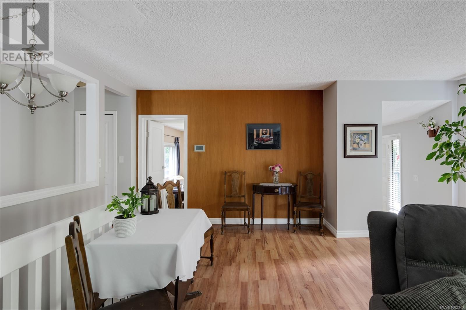 Property at 734 Latoria Rd image 3