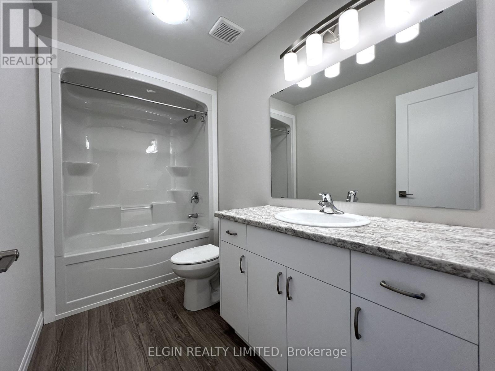 37 Braun Avenue, Tillsonburg, Ontario  N4G 0K5 - Photo 13 - X12196154