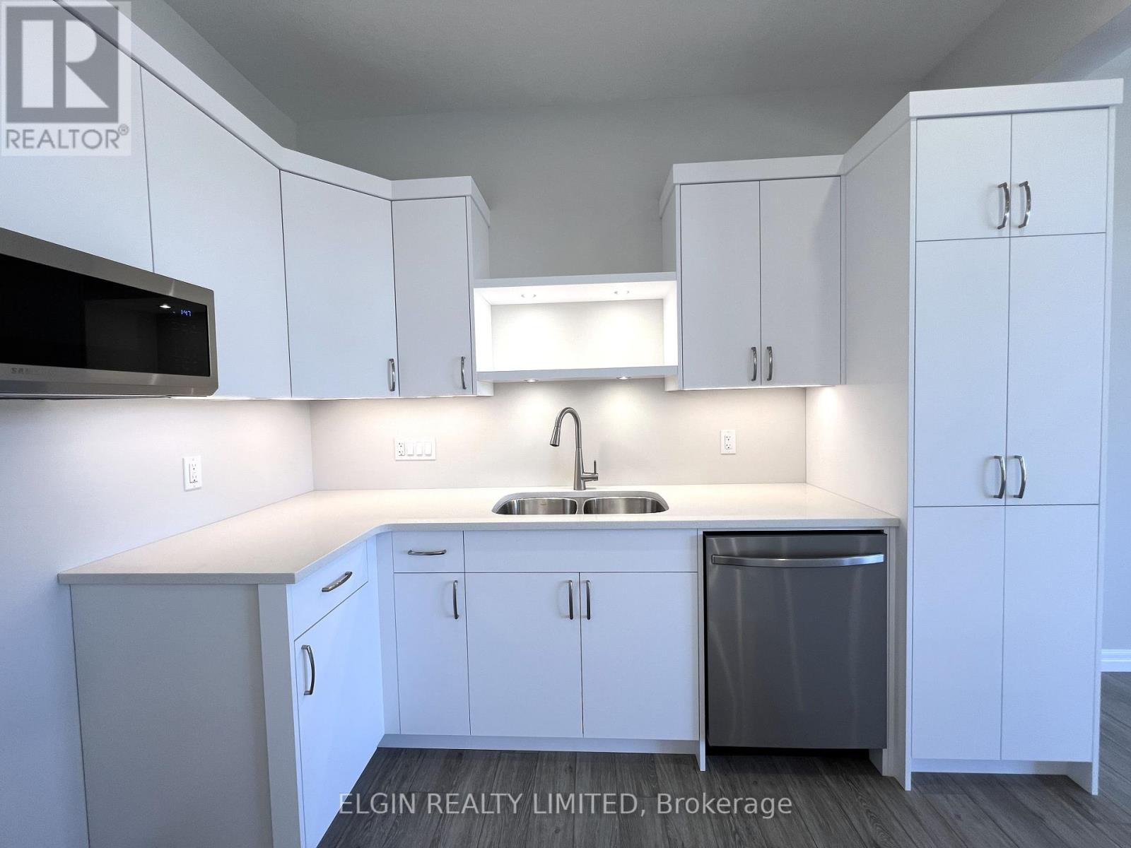 37 Braun Avenue, Tillsonburg, Ontario  N4G 0K5 - Photo 7 - X12196154