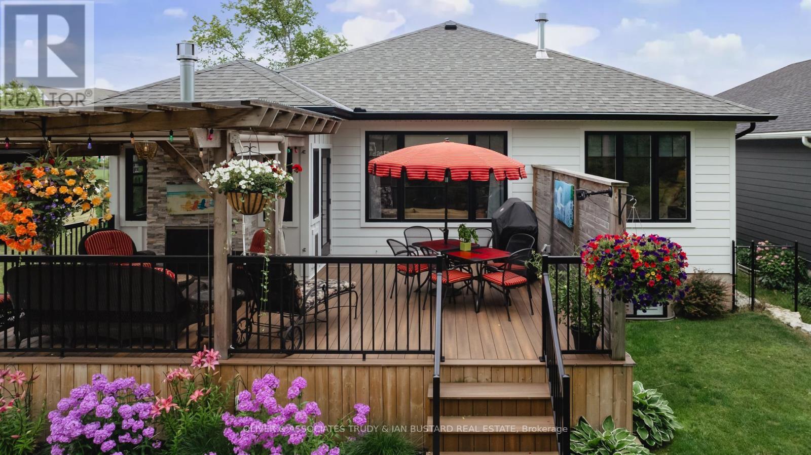 1 Creek Side Place, Lambton Shores, Ontario  N0M 1T0 - Photo 41 - X12196158
