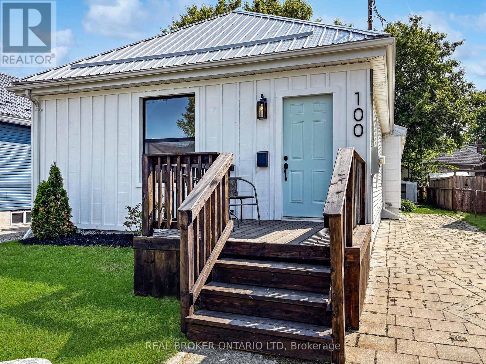100 Delaware Street, London East (East M), Ontario  N5Z 2N5 - Photo 2 - X12196231