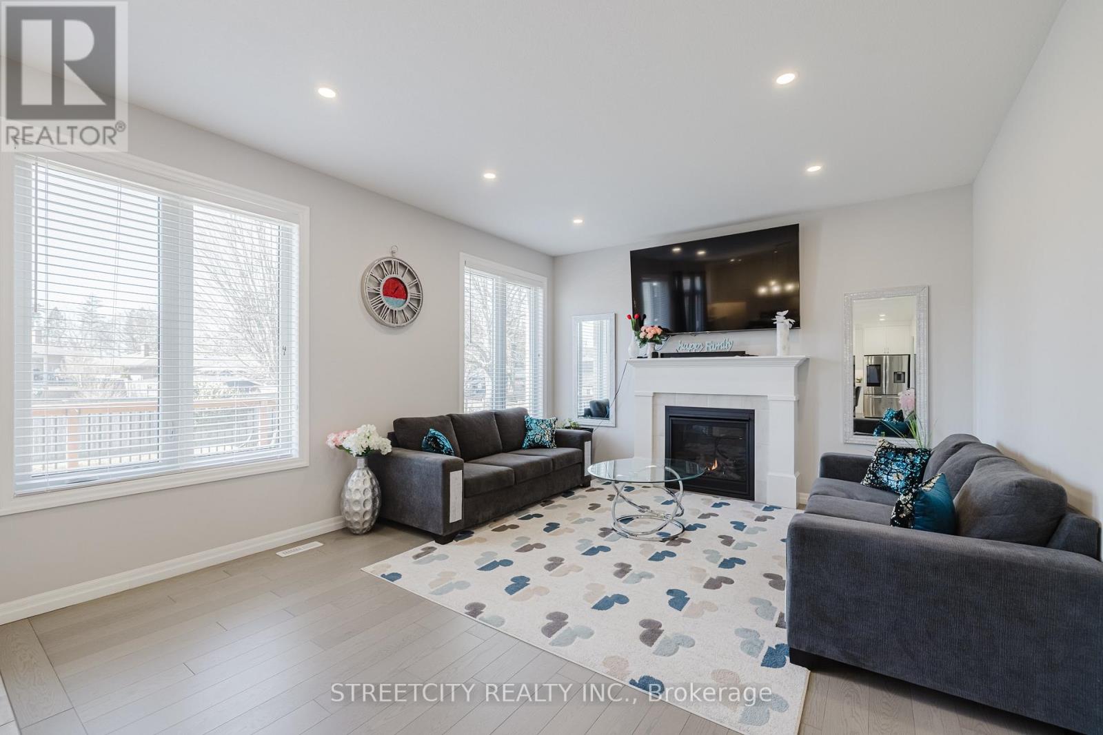 253 Wilson Avenue, Tillsonburg, Ontario  N4G 0H4 - Photo 11 - X12196255