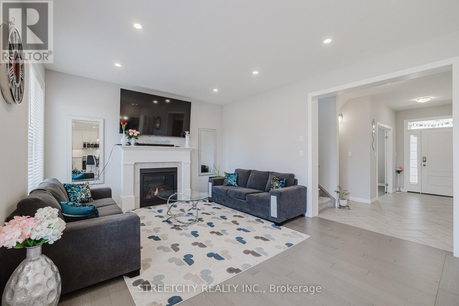 253 Wilson Avenue, Tillsonburg, Ontario  N4G 0H4 - Photo 12 - X12196255