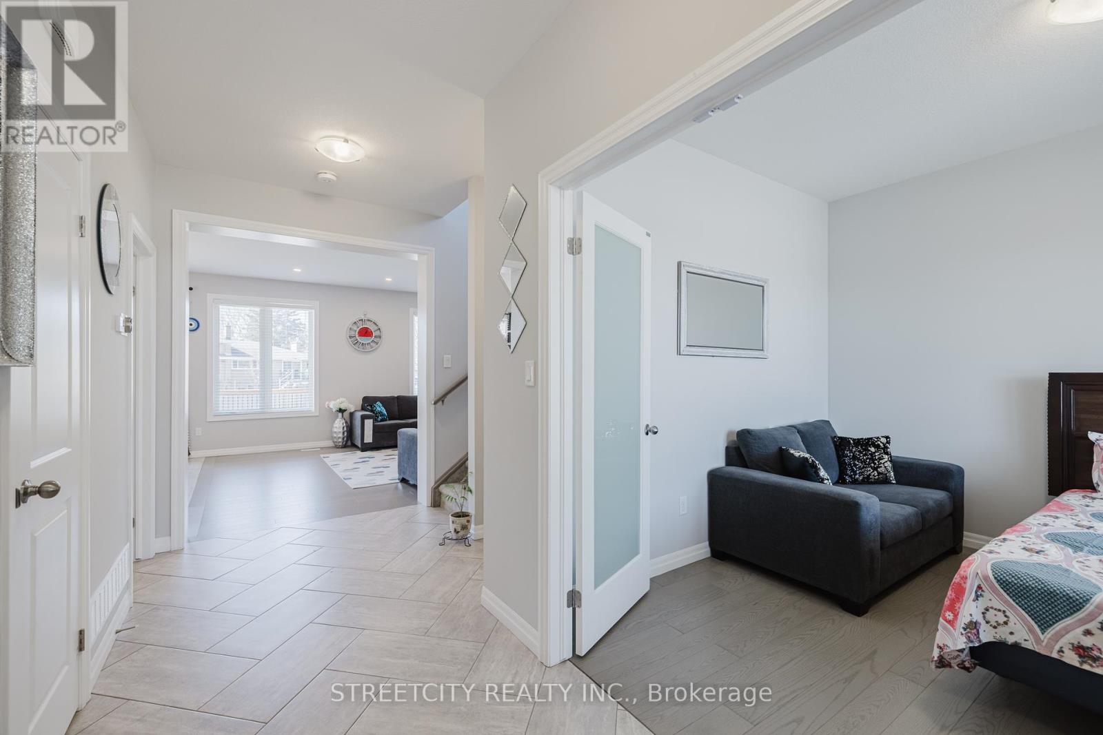 253 Wilson Avenue, Tillsonburg, Ontario  N4G 0H4 - Photo 6 - X12196255