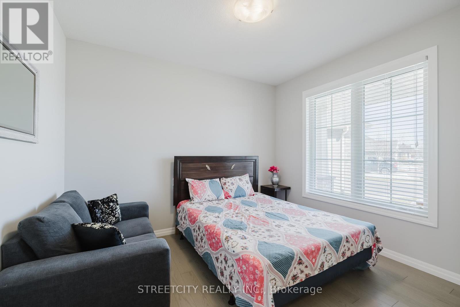 253 Wilson Avenue, Tillsonburg, Ontario  N4G 0H4 - Photo 7 - X12196255