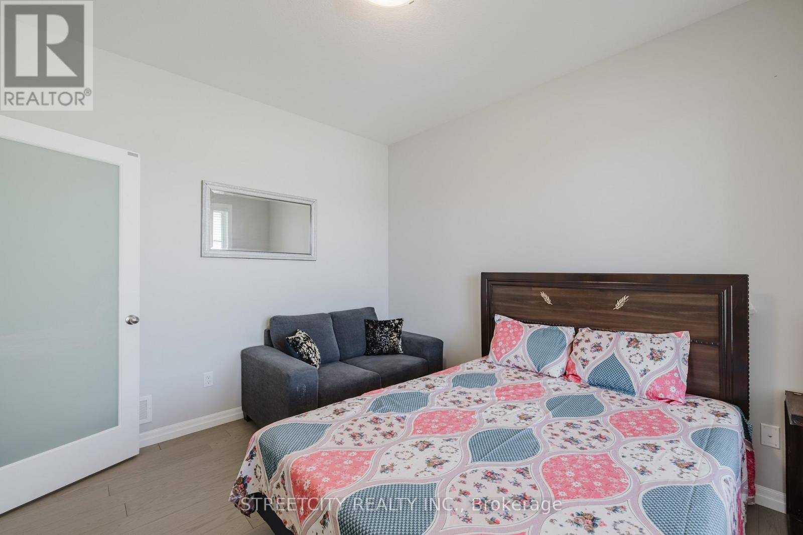 253 Wilson Avenue, Tillsonburg, Ontario  N4G 0H4 - Photo 8 - X12196255
