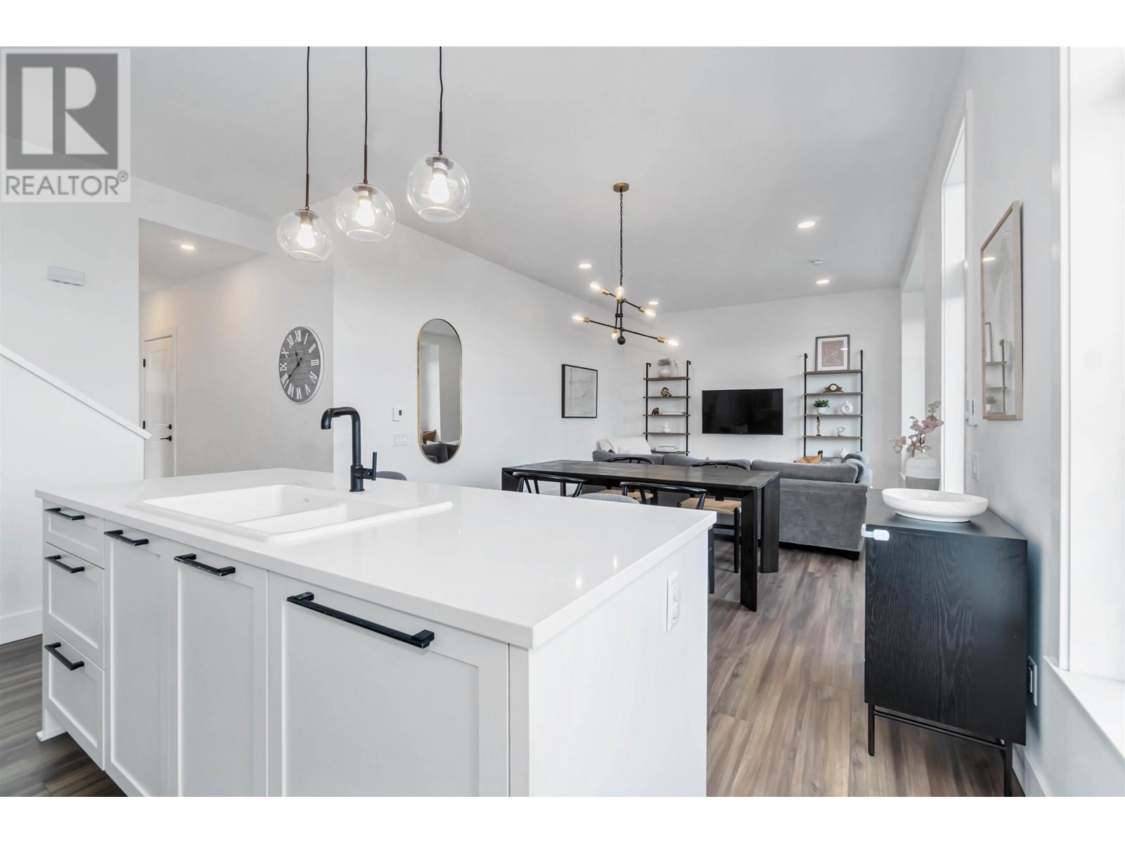 40 3552 Victoria Drive, Coquitlam, British Columbia  V3E 0N7 - Photo 6 - R2986615
