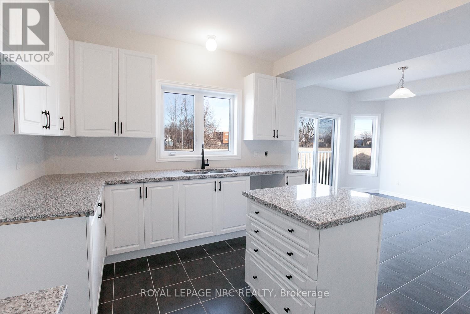 132 Palace Street, Thorold (Thorold Downtown), Ontario  L2V 3P4 - Photo 8 - X12140354