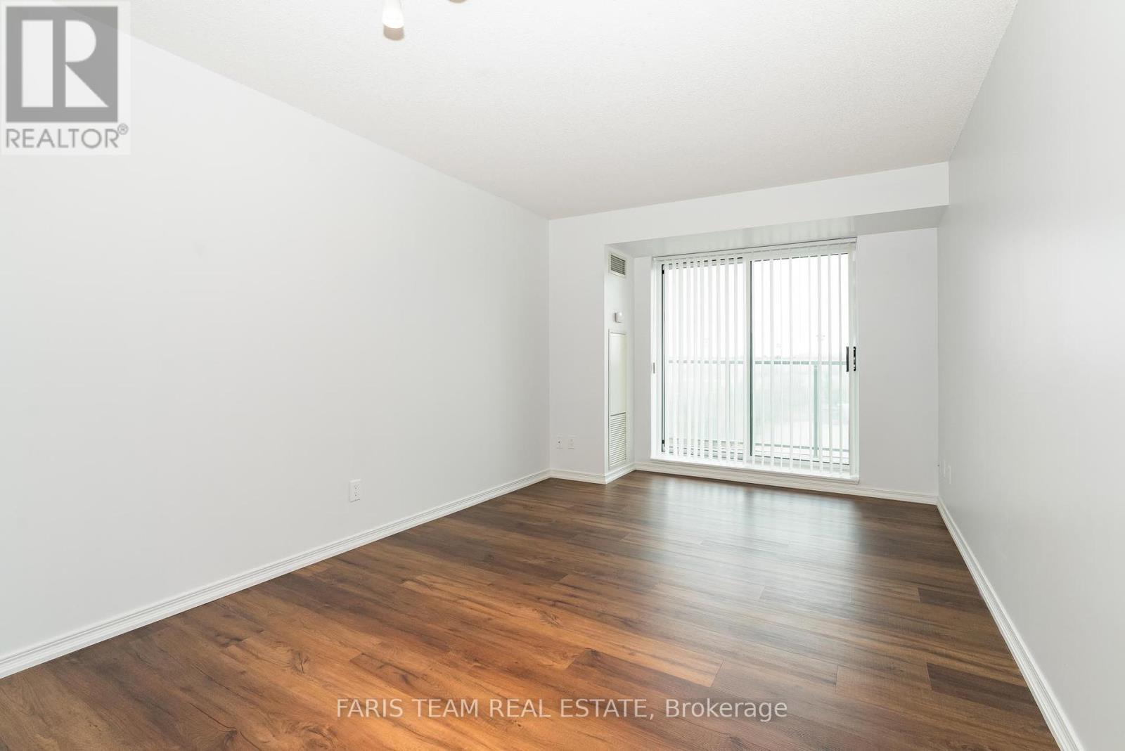 407 - 11 Oneida Crescent, Richmond Hill, Ontario  L4B 0A1 - Photo 8 - N12174240