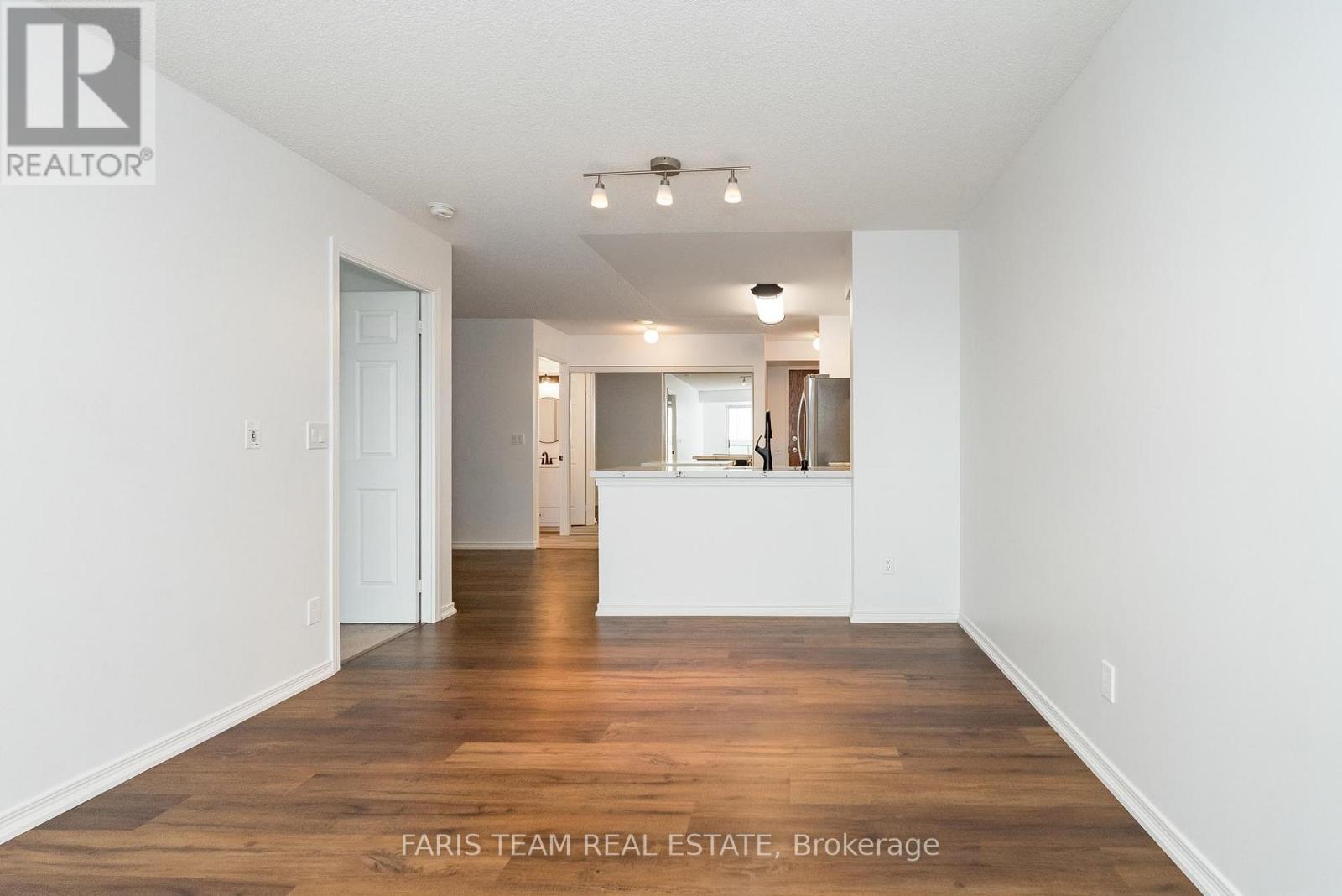407 - 11 Oneida Crescent, Richmond Hill, Ontario  L4B 0A1 - Photo 12 - N12174240