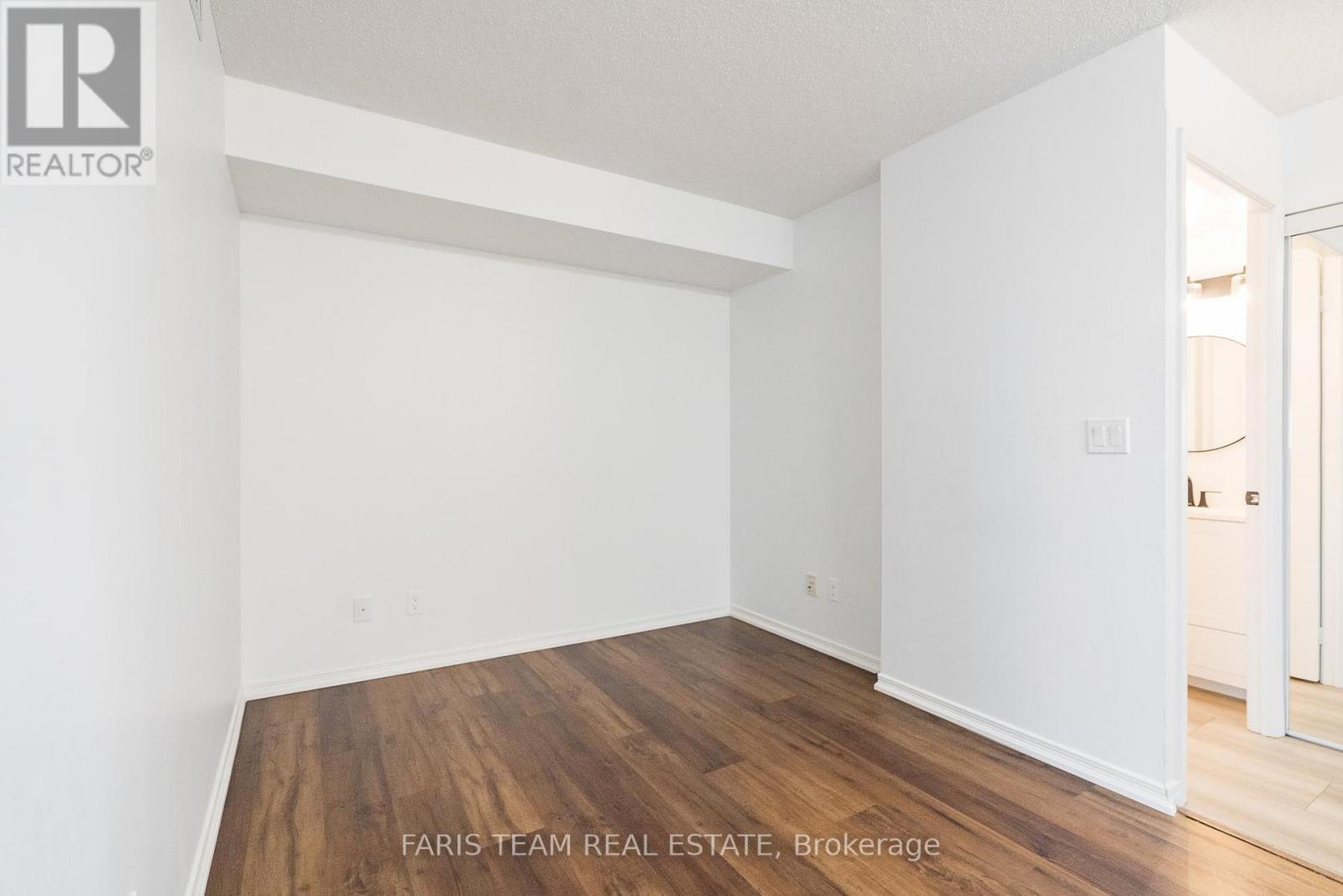 407 - 11 Oneida Crescent, Richmond Hill, Ontario  L4B 0A1 - Photo 13 - N12174240
