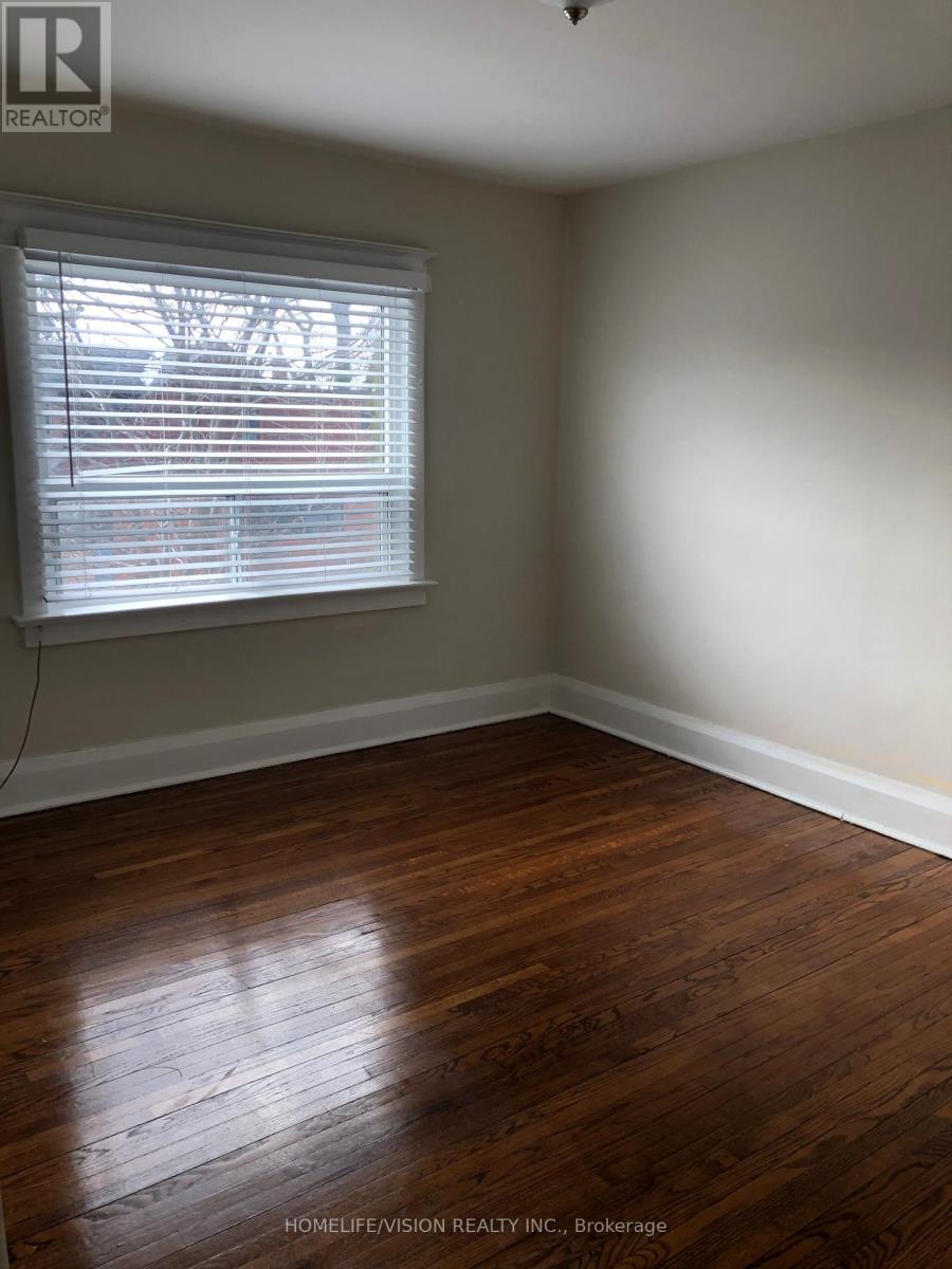 140 Mortimer Avenue, Toronto, Ontario  M4K 2A4 - Photo 9 - E12196051