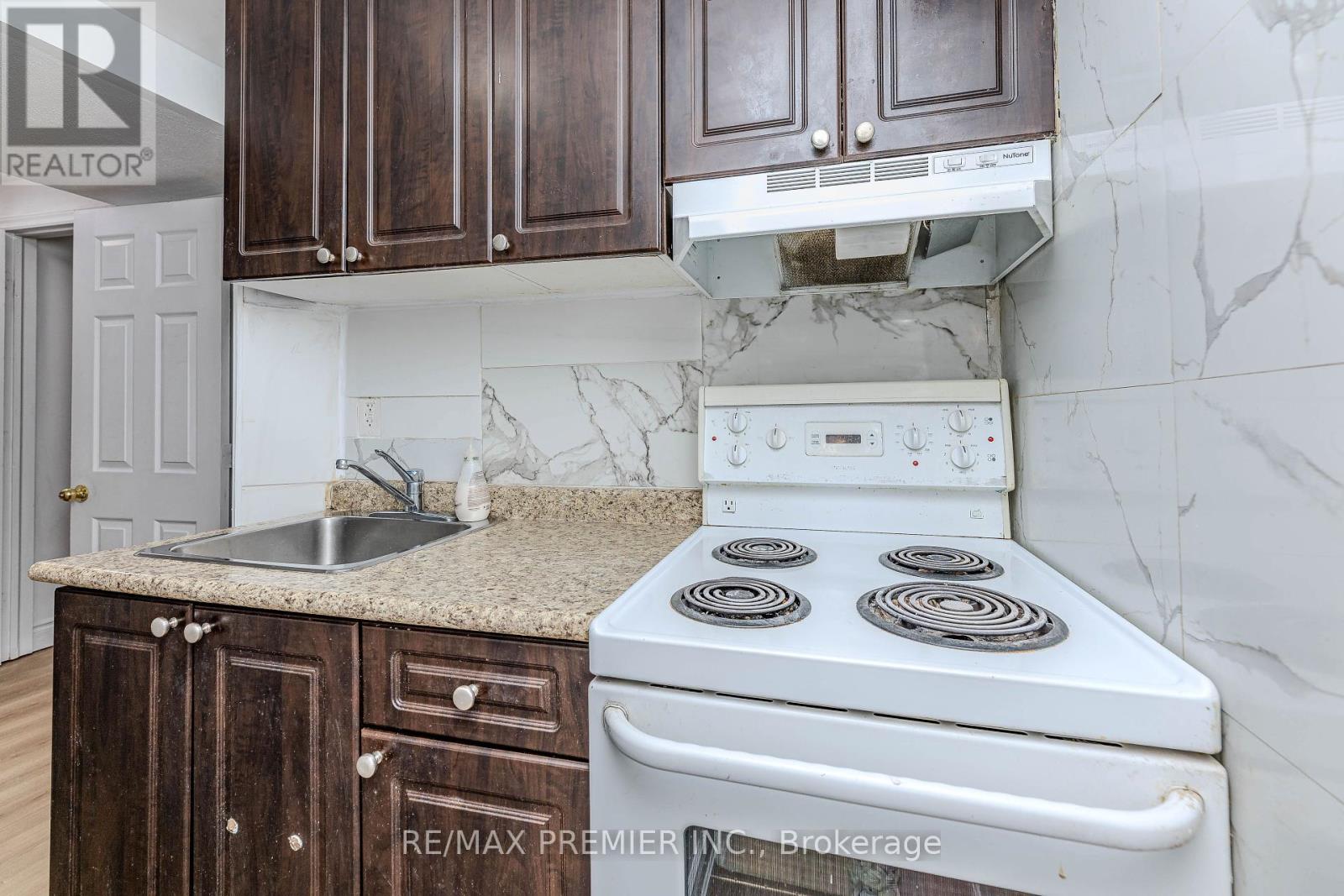 14 Shady Glen Road, Toronto, Ontario  M9W 6G3 - Photo 35 - W12193799