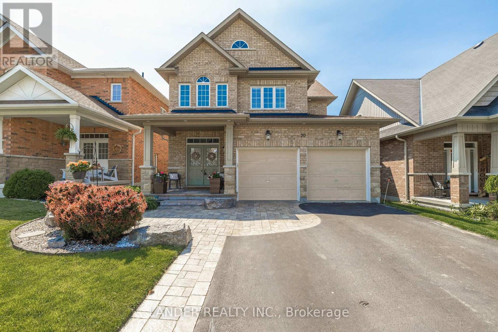 20 Don Rose Boulevard, East Gwillimbury, Ontario  L0G 1M0 - Photo 1 - N12196098