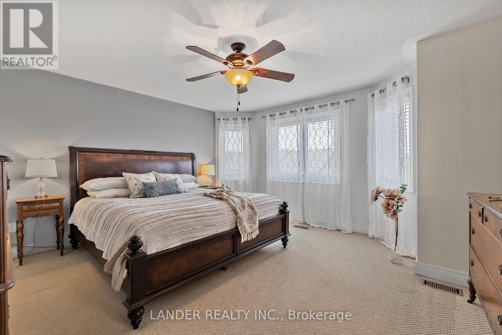 20 Don Rose Boulevard, East Gwillimbury, Ontario  L0G 1M0 - Photo 16 - N12196098