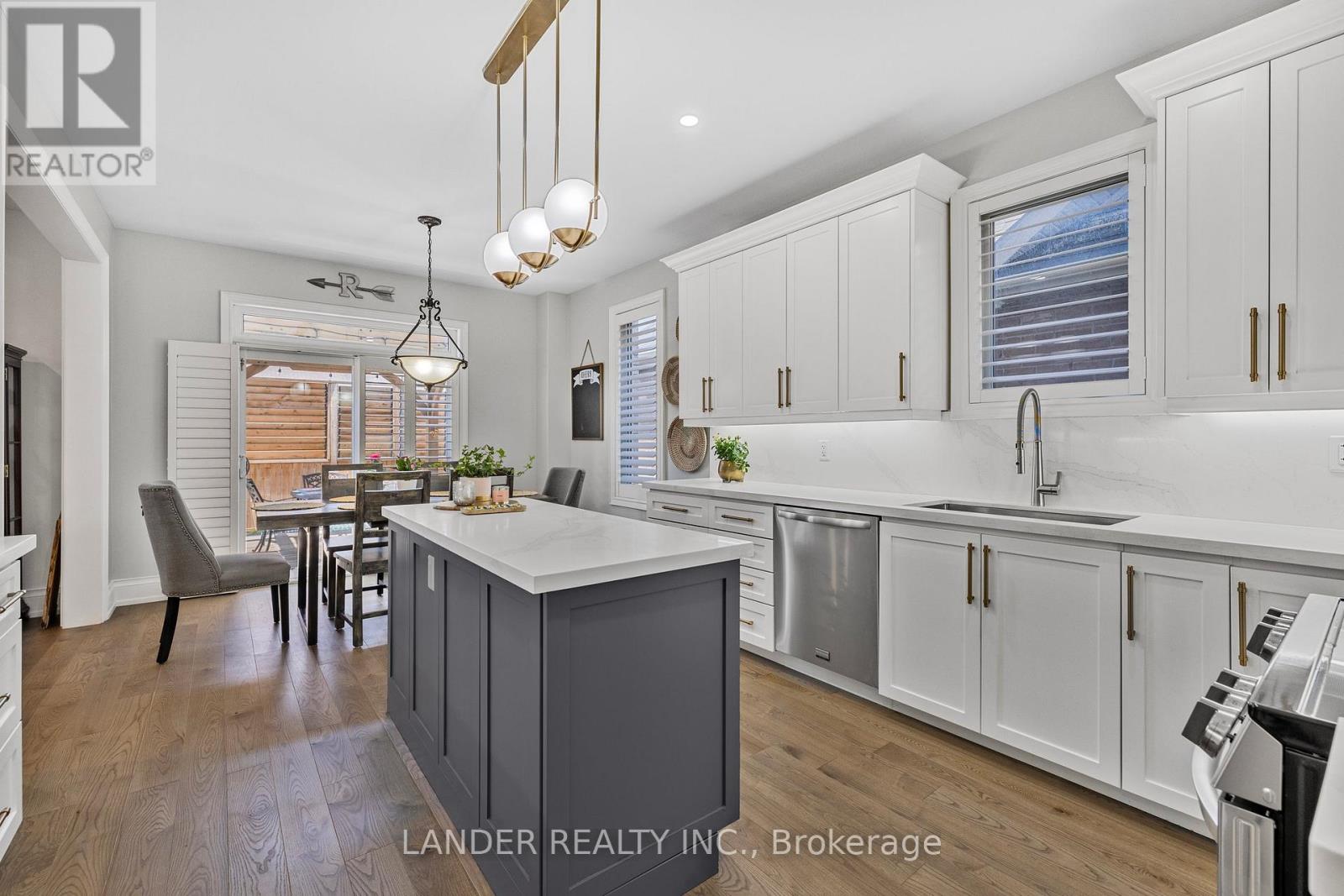 20 Don Rose Boulevard, East Gwillimbury, Ontario  L0G 1M0 - Photo 6 - N12196098