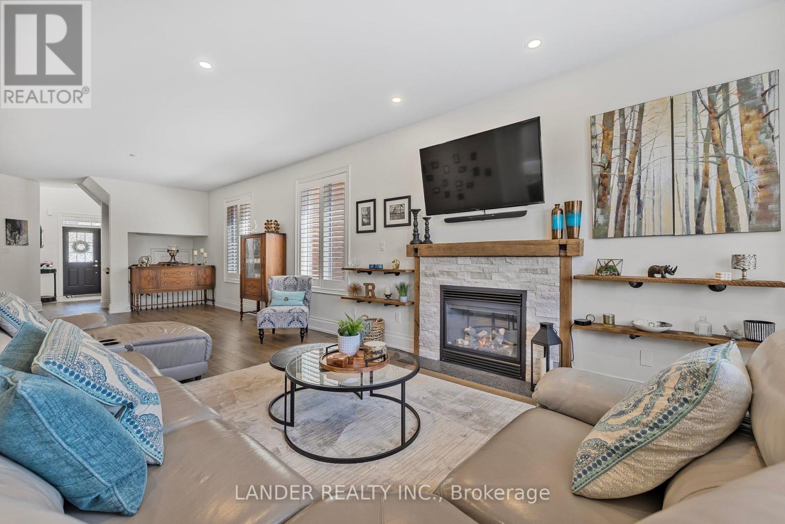 20 Don Rose Boulevard, East Gwillimbury, Ontario  L0G 1M0 - Photo 9 - N12196098