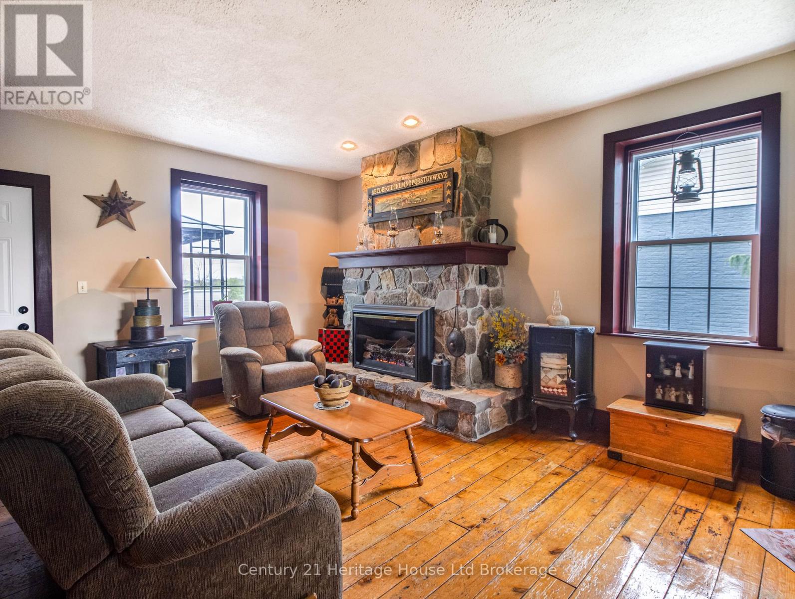 91 Albert Street E, Blandford-Blenheim, Ontario  N0J 1S0 - Photo 12 - X12196128