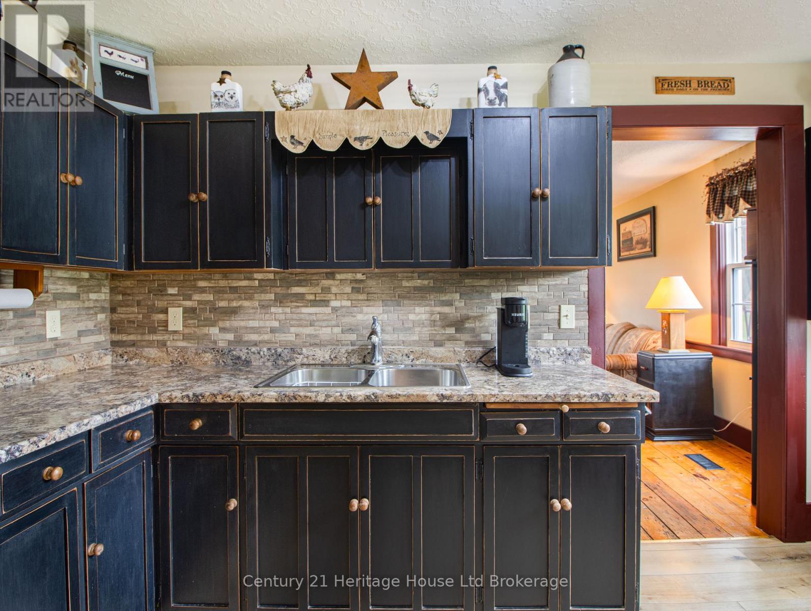 91 Albert Street E, Blandford-Blenheim, Ontario  N0J 1S0 - Photo 6 - X12196128