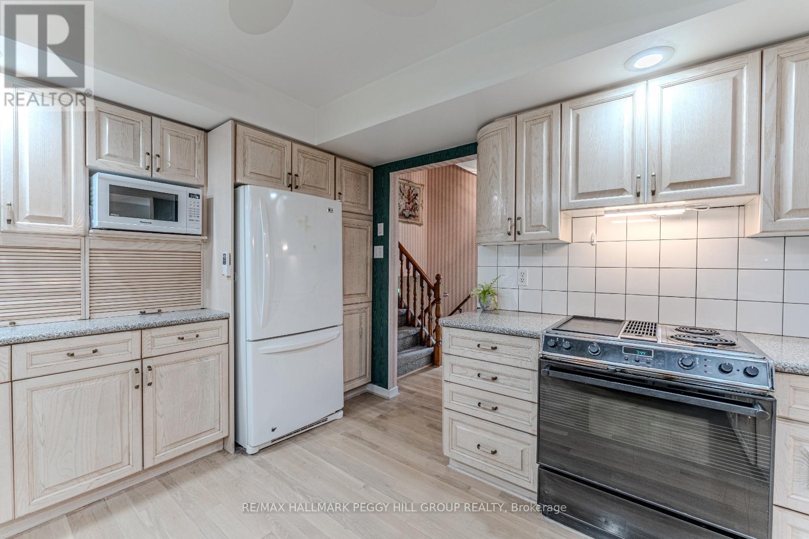 3384 Dobson Road, Springwater, Ontario  L9X 1T5 - Photo 4 - S12196063