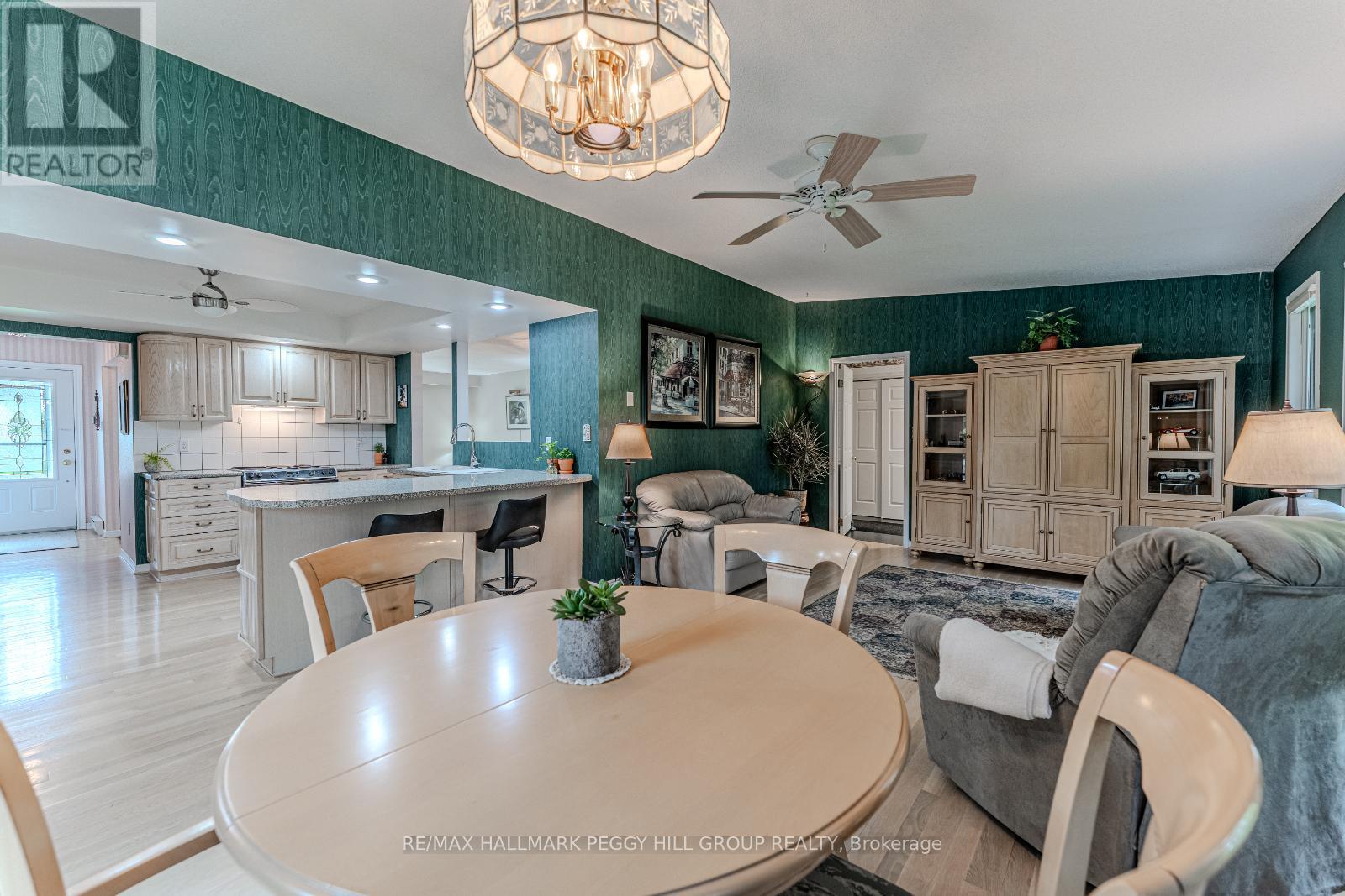 3384 Dobson Road, Springwater, Ontario  L9X 1T5 - Photo 6 - S12196063