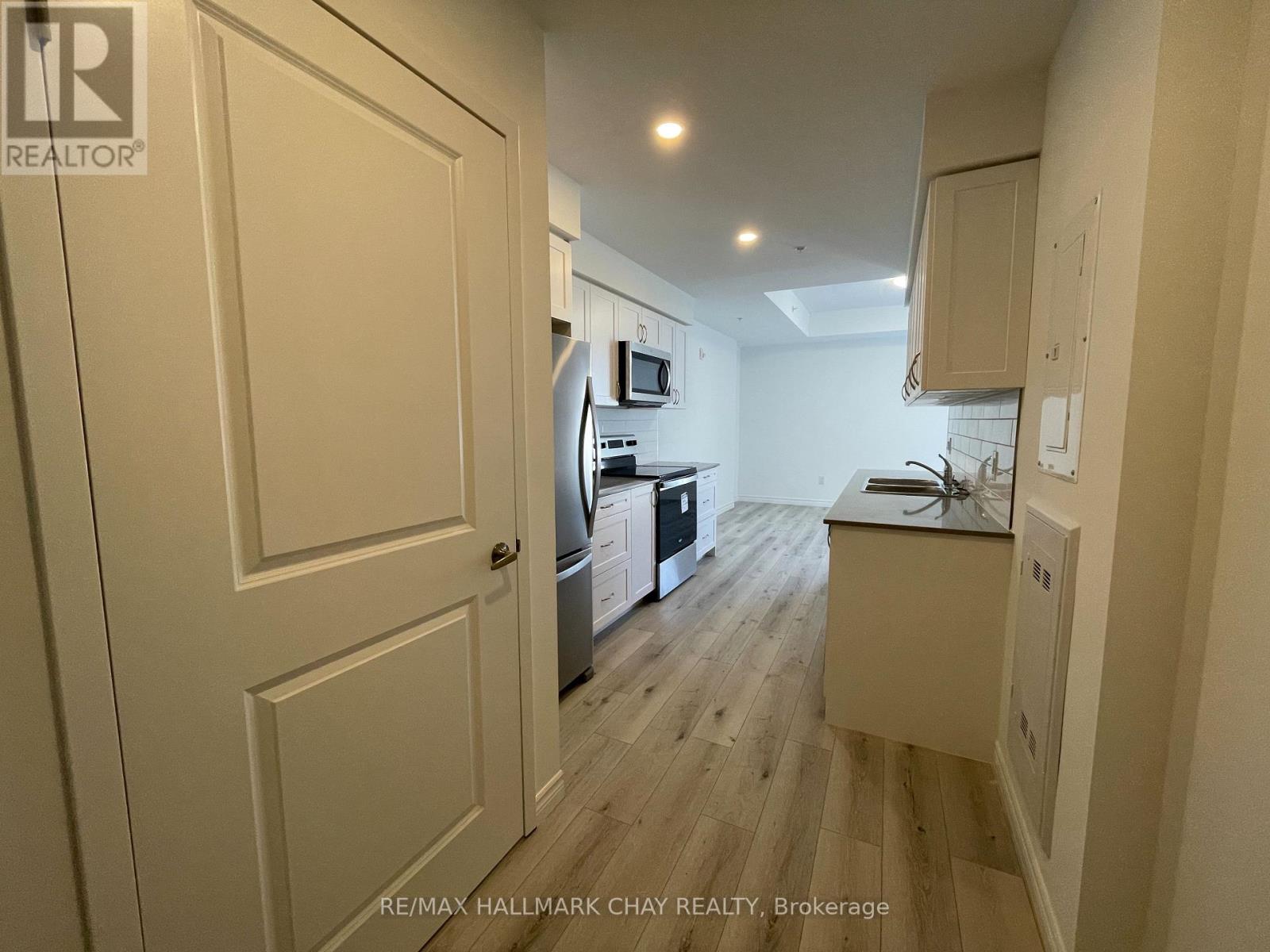509 - 30 Hanmer Street W, Barrie, Ontario  L4N 0J8 - Photo 6 - S12196085